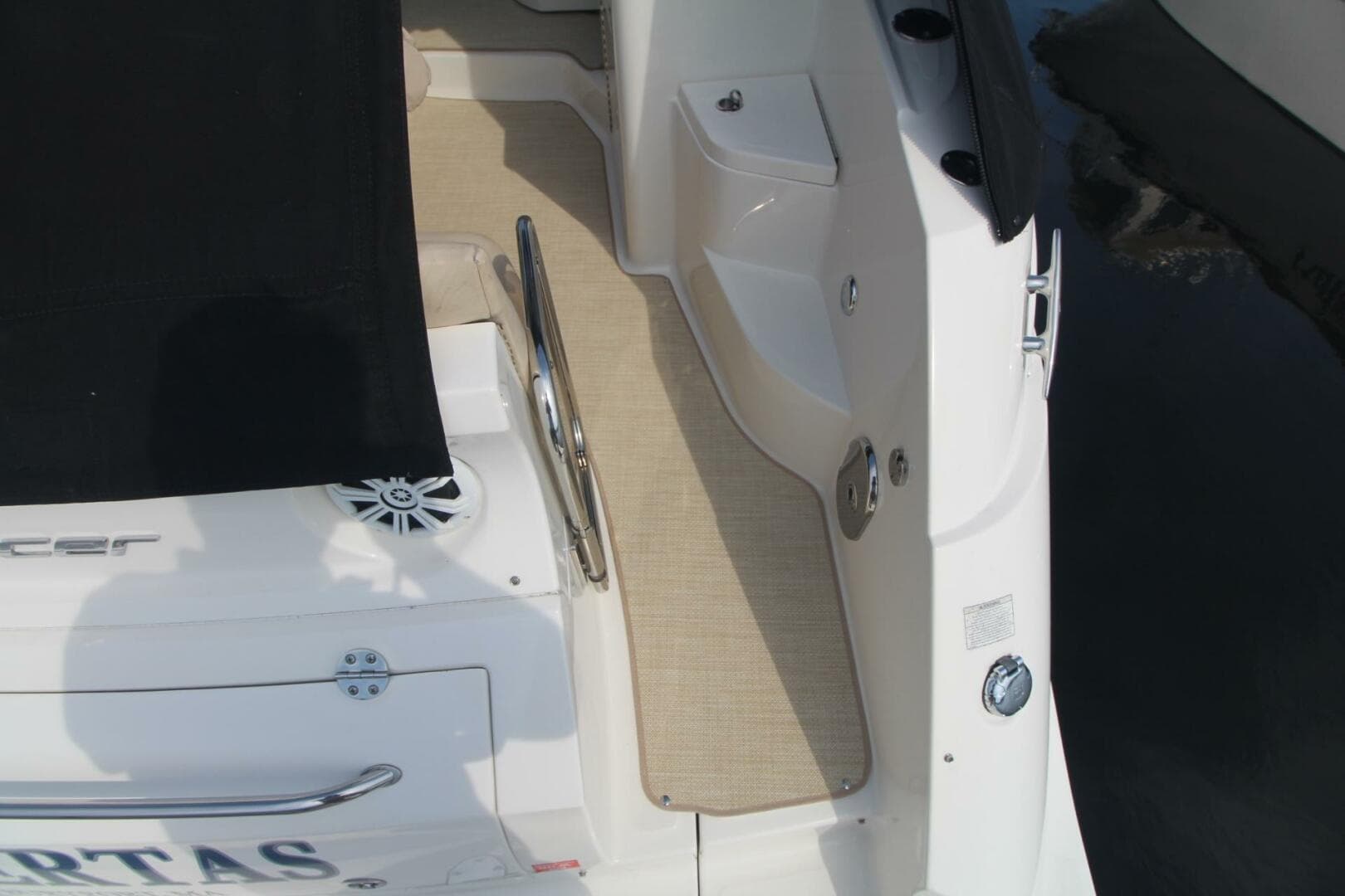 2014 Sea Ray 350 Sundancer — photo 9