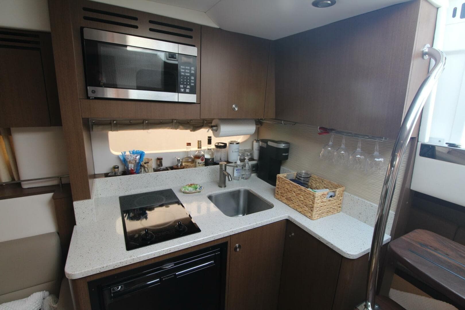 2014 Sea Ray 350 Sundancer — photo 25