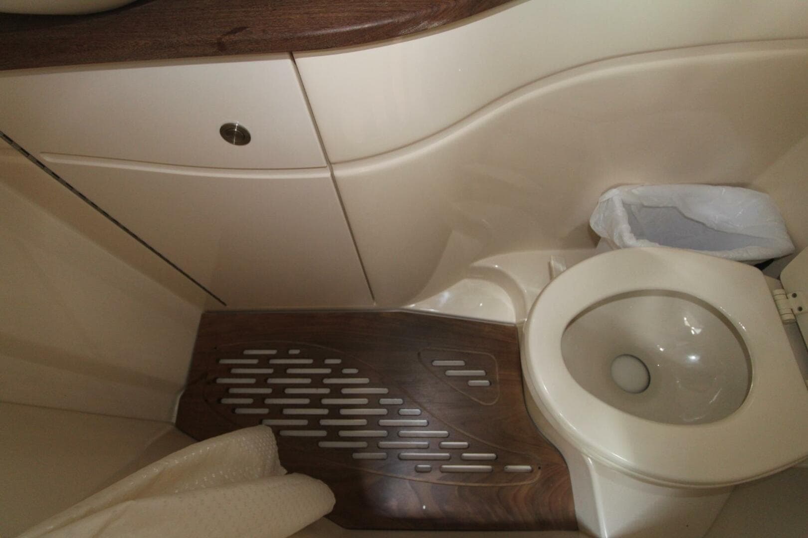 2014 Sea Ray 350 Sundancer — photo 36