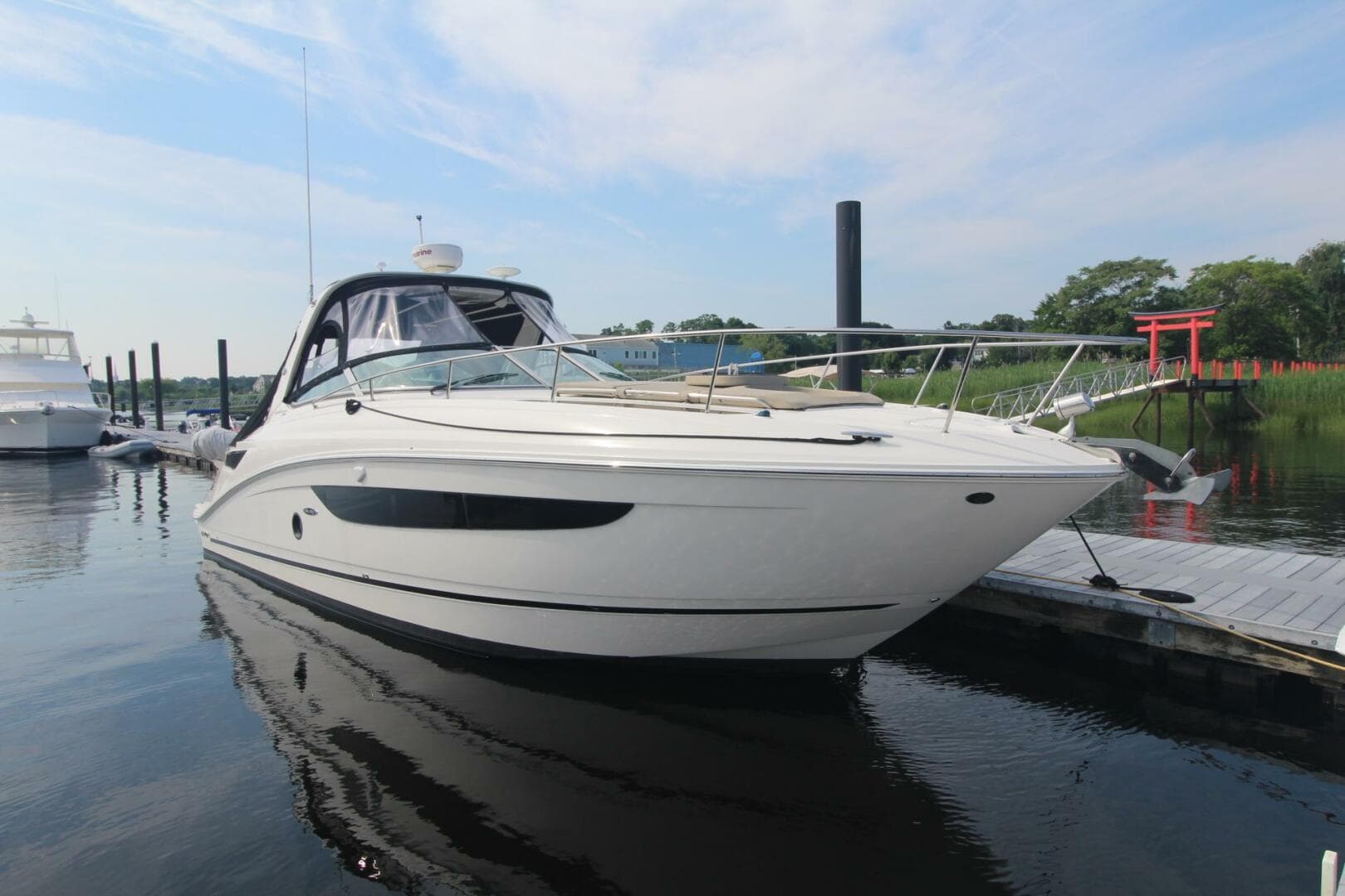 2014 Sea Ray 350 Sundancer — photo 1