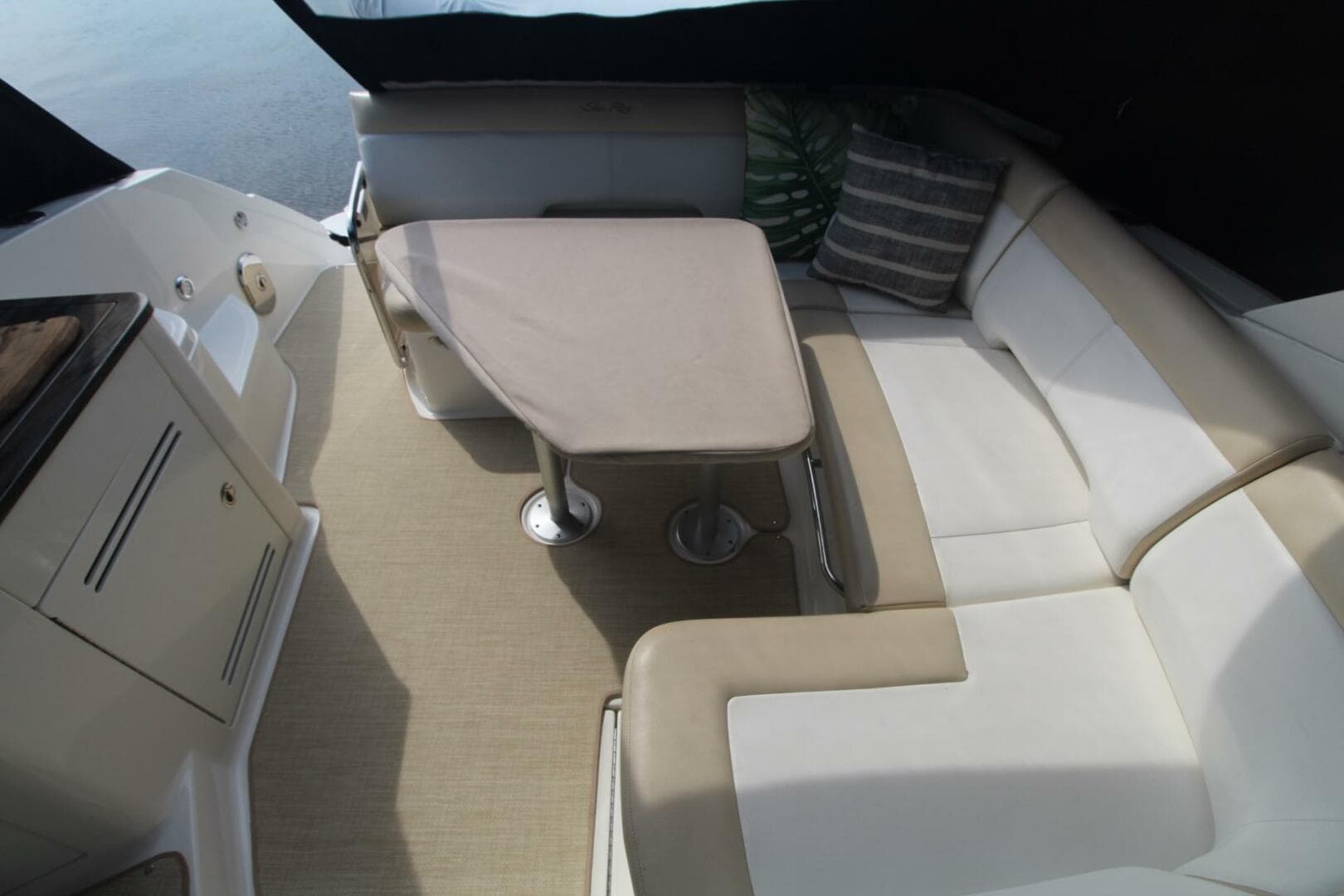 2014 Sea Ray 350 Sundancer — photo 18