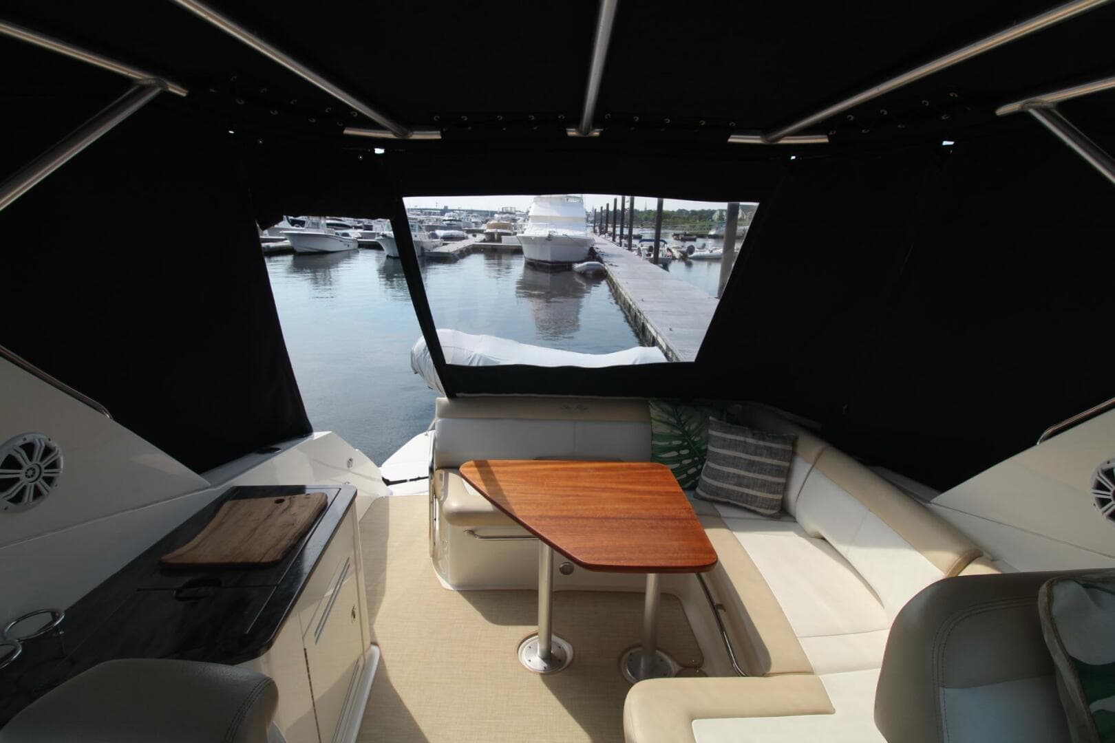 2014 Sea Ray 350 Sundancer — photo 11