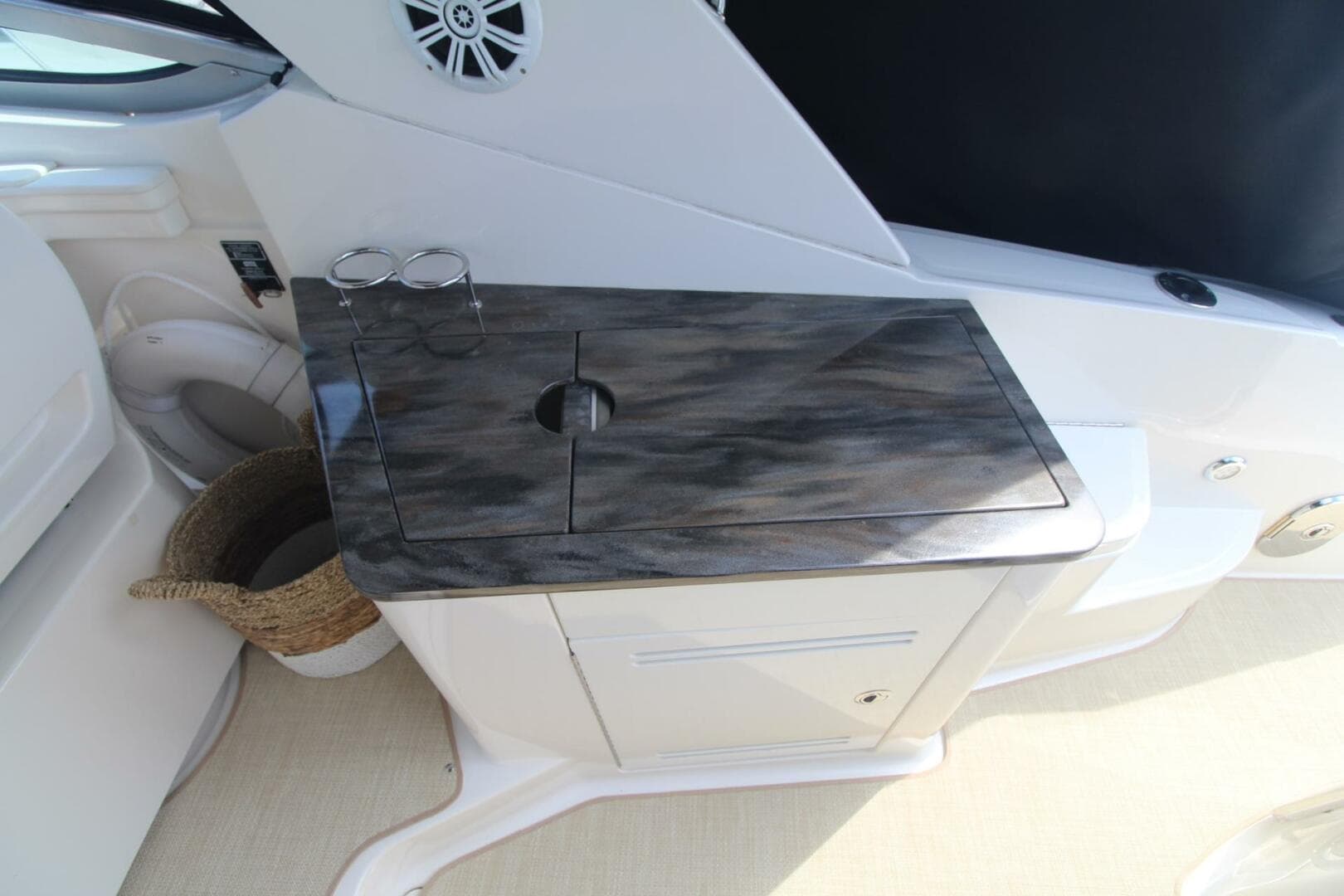 2014 Sea Ray 350 Sundancer — photo 46