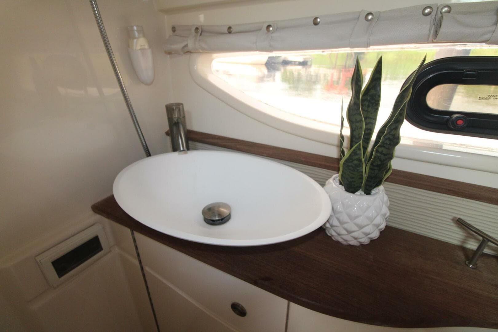 2014 Sea Ray 350 Sundancer — photo 35