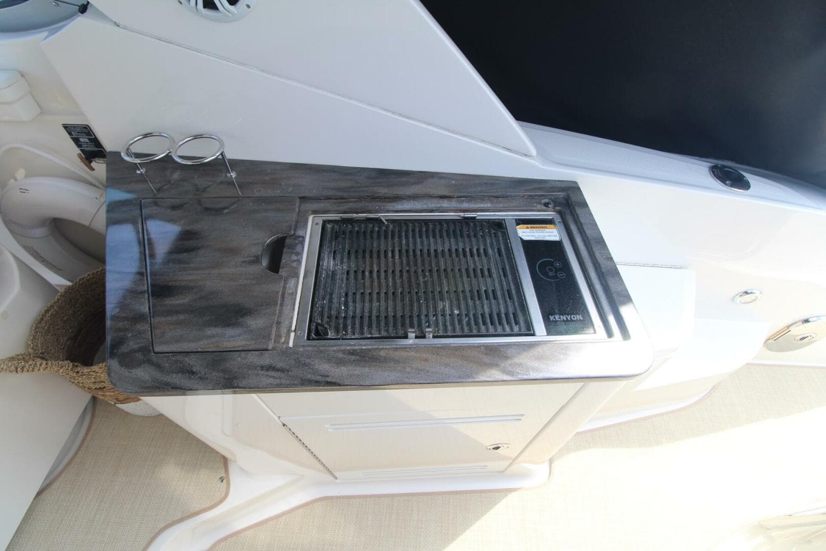 2014 Sea Ray 350 Sundancer — photo 47