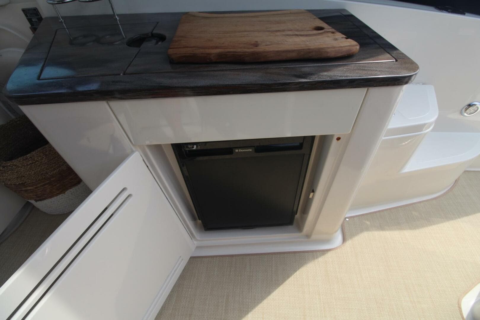 2014 Sea Ray 350 Sundancer — photo 13