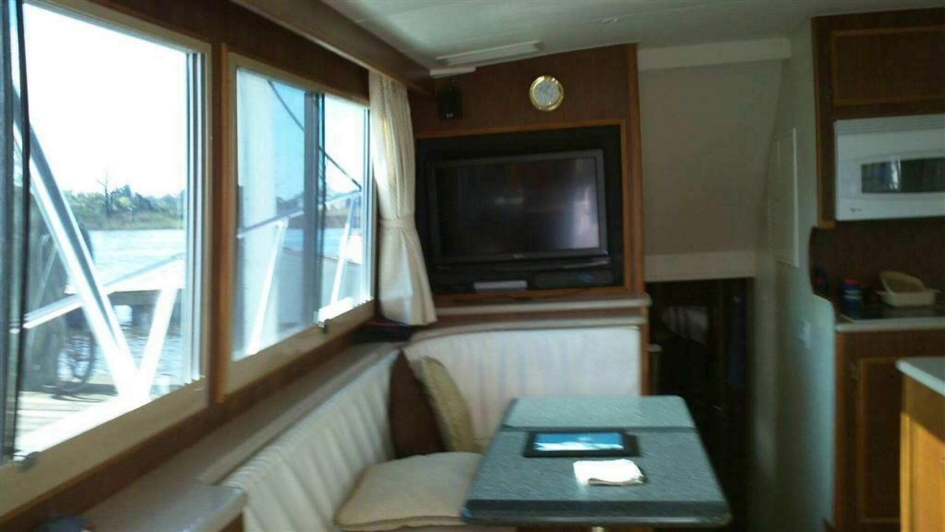 1987 Hatteras — photo 4