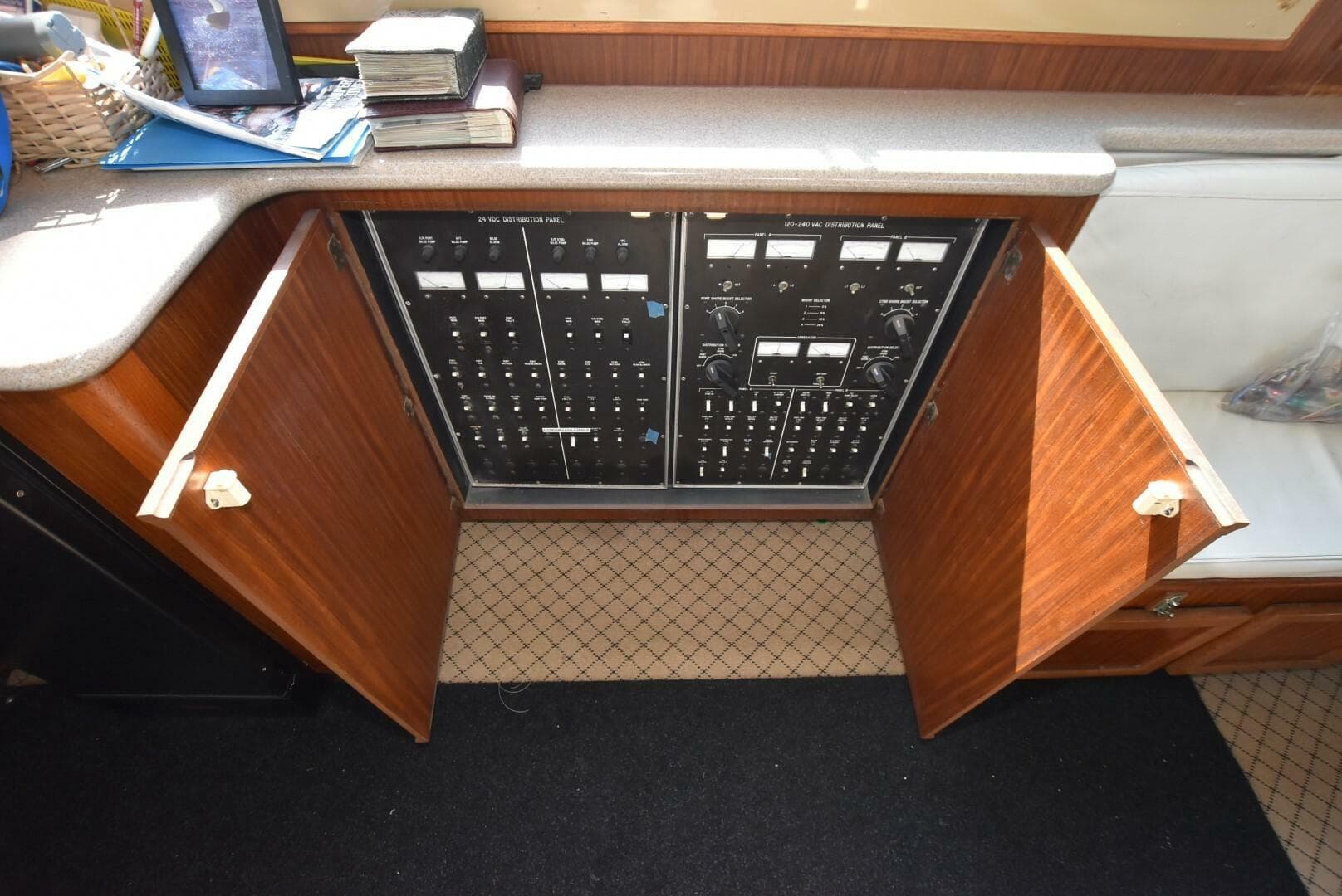 1987 Hatteras — photo 23