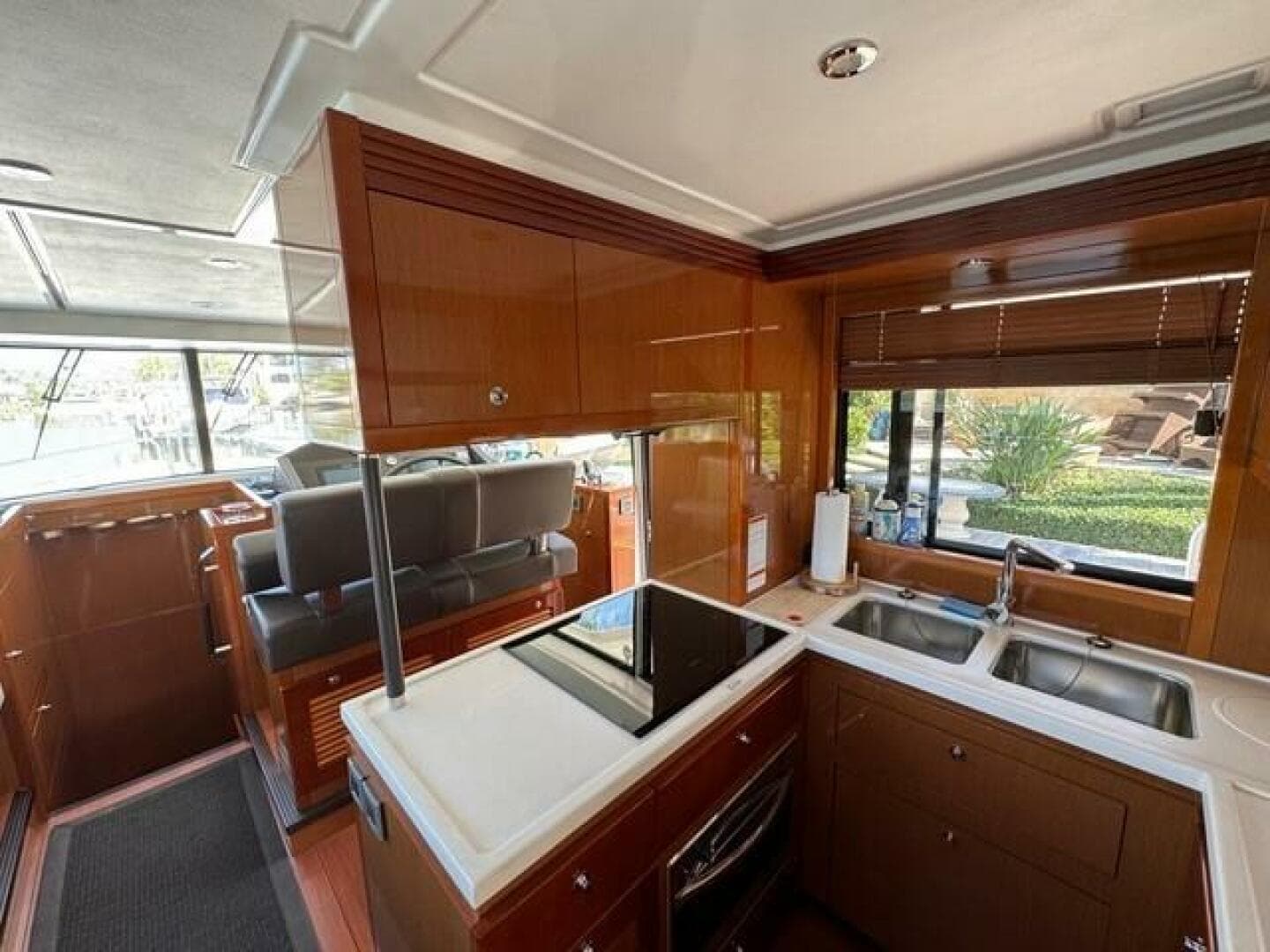 2017 Beneteau Swift Trawler 50 — photo 36
