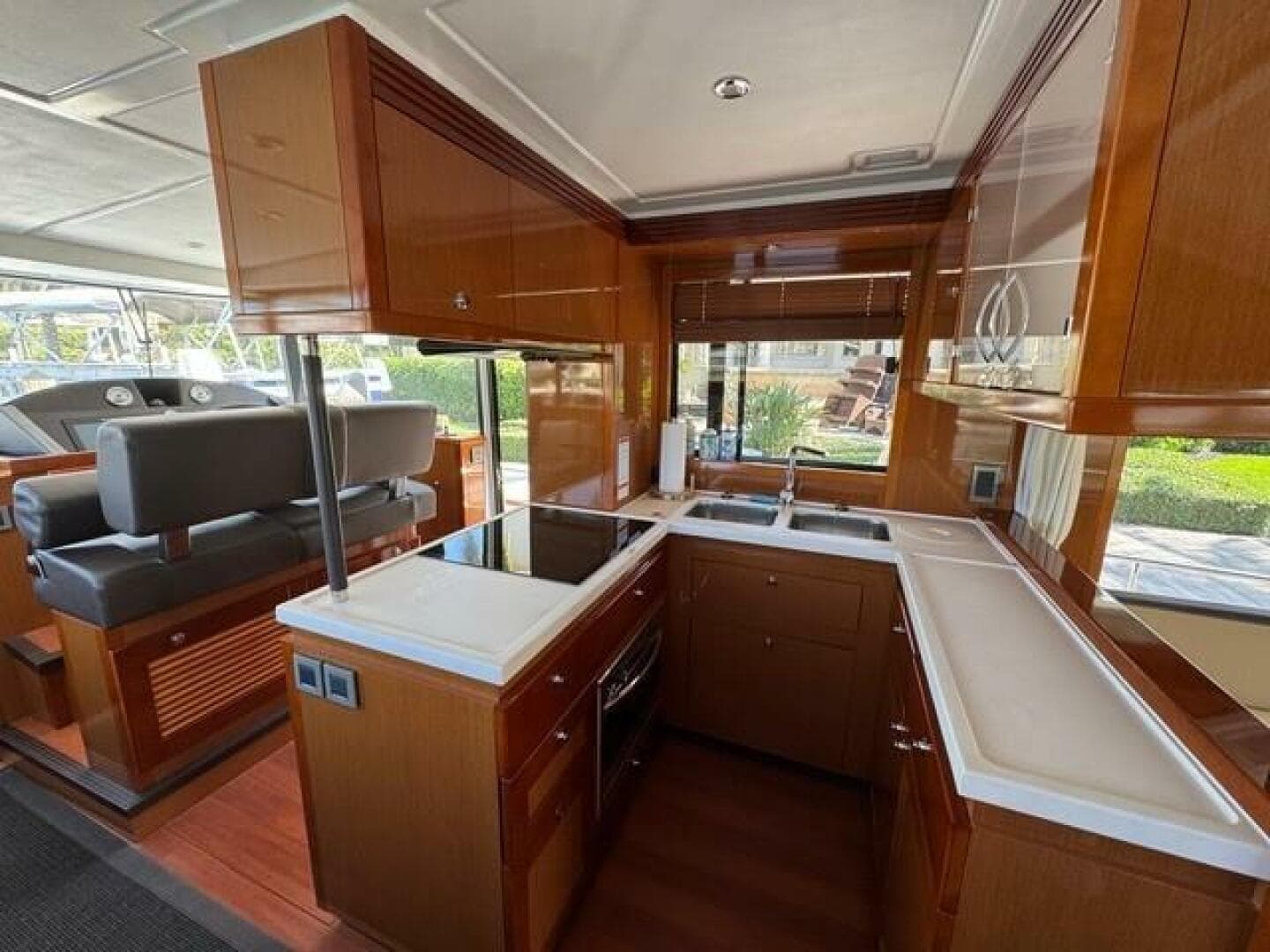 2017 Beneteau Swift Trawler 50 — photo 4