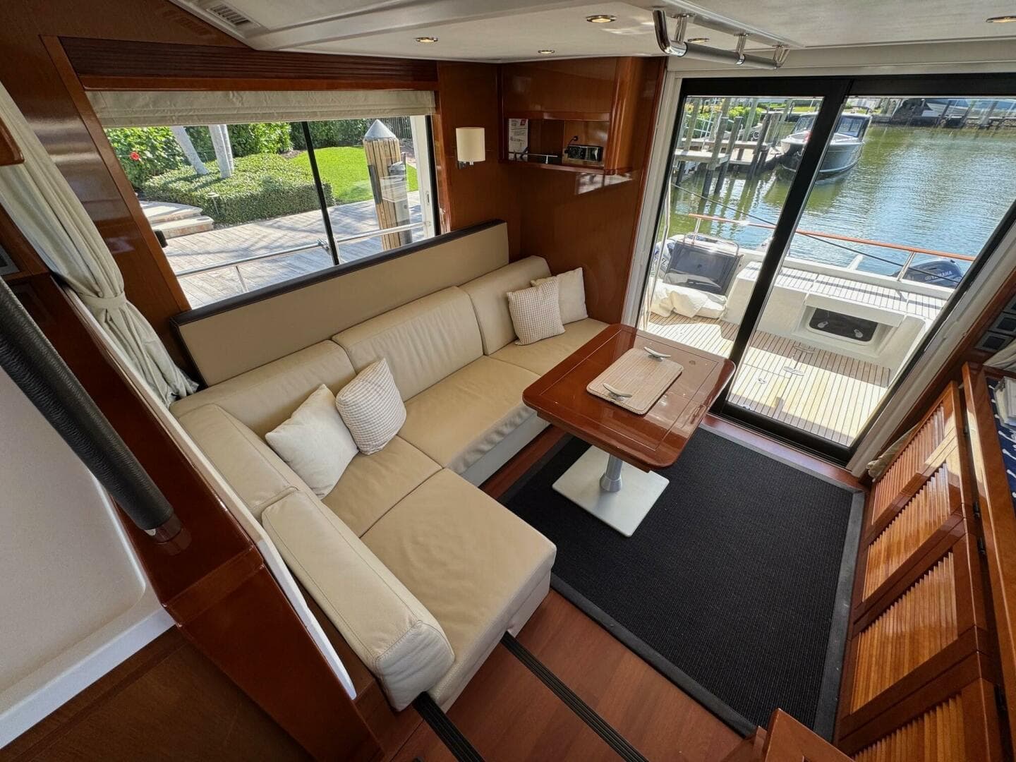 2017 Beneteau Swift Trawler 50 — photo 3