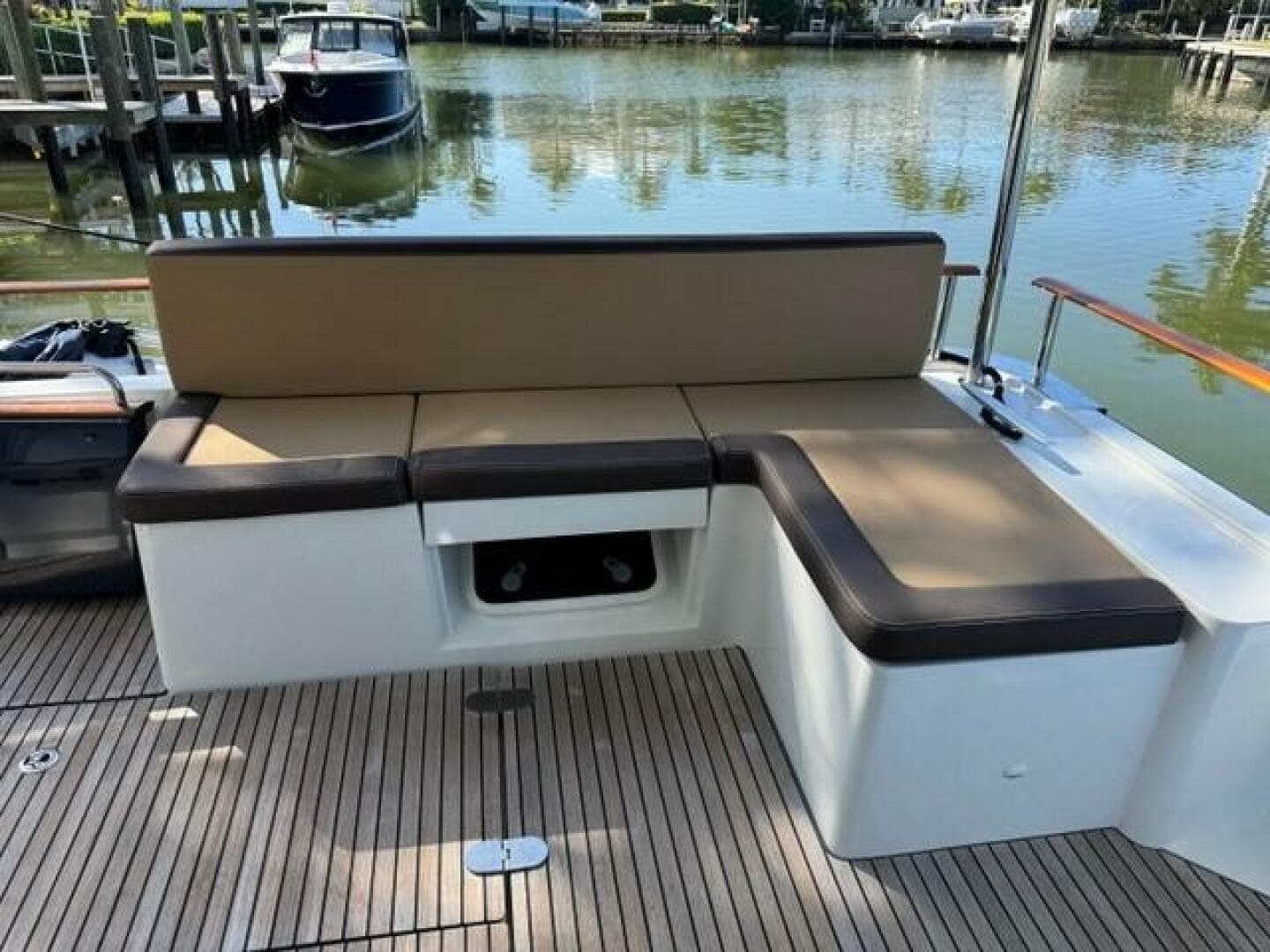 2017 Beneteau Swift Trawler 50 — photo 17