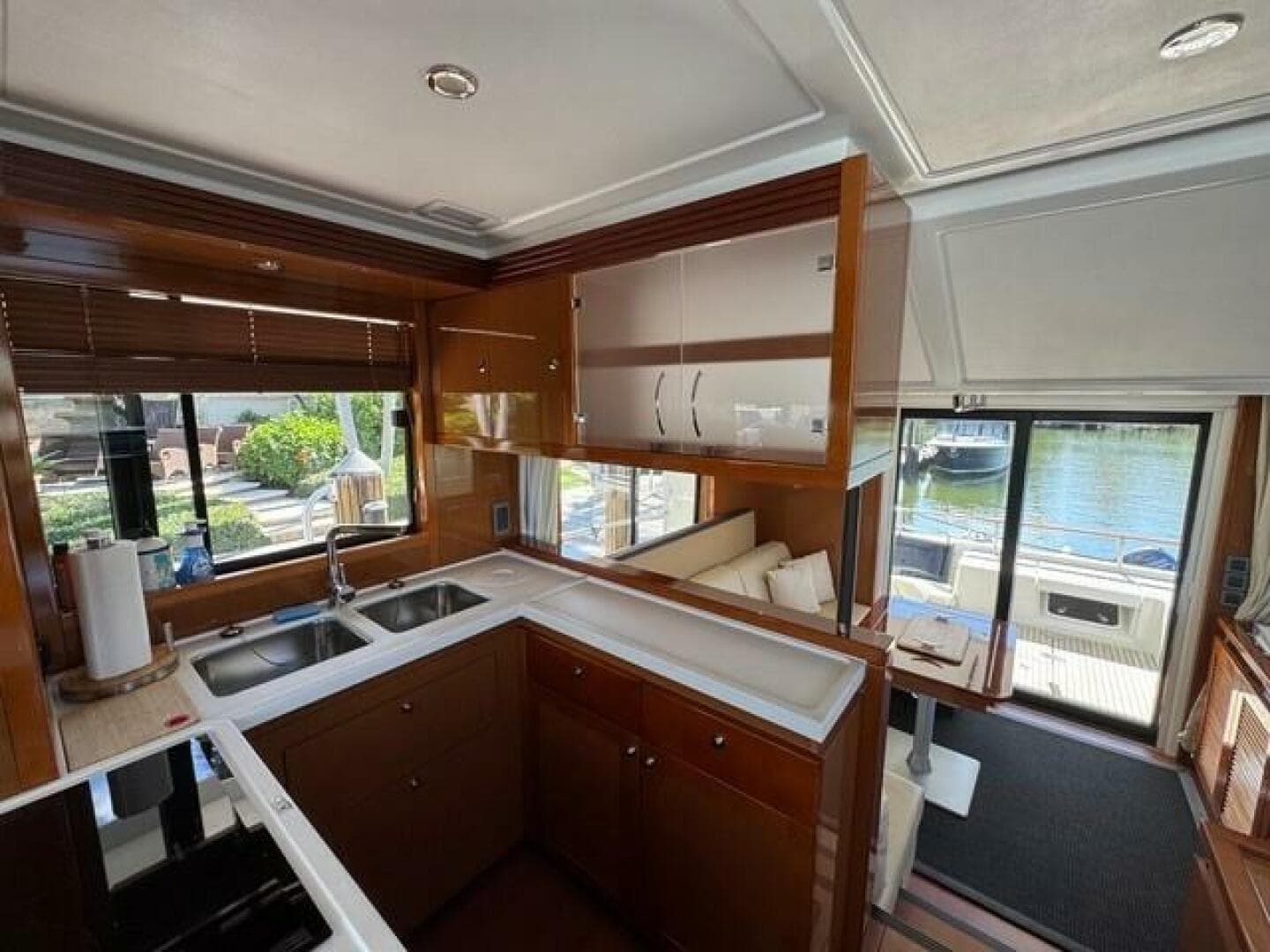 2017 Beneteau Swift Trawler 50 — photo 37