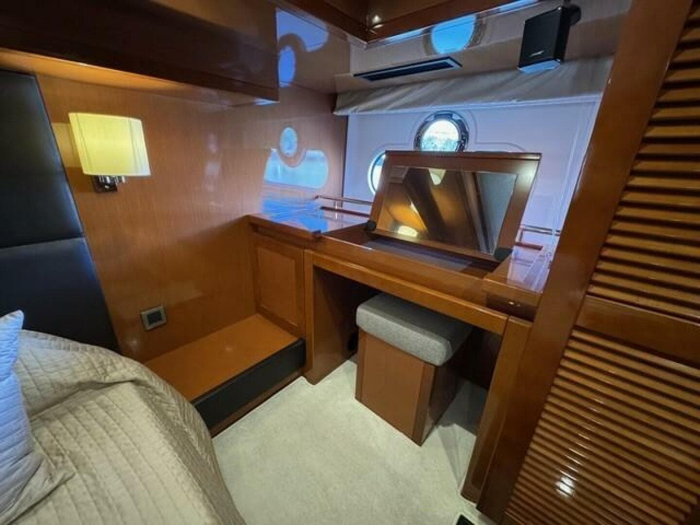 2017 Beneteau Swift Trawler 50 — photo 25