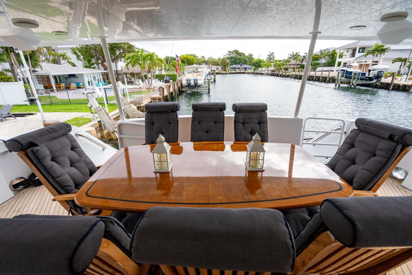 2001 Hatteras 100 — photo 8