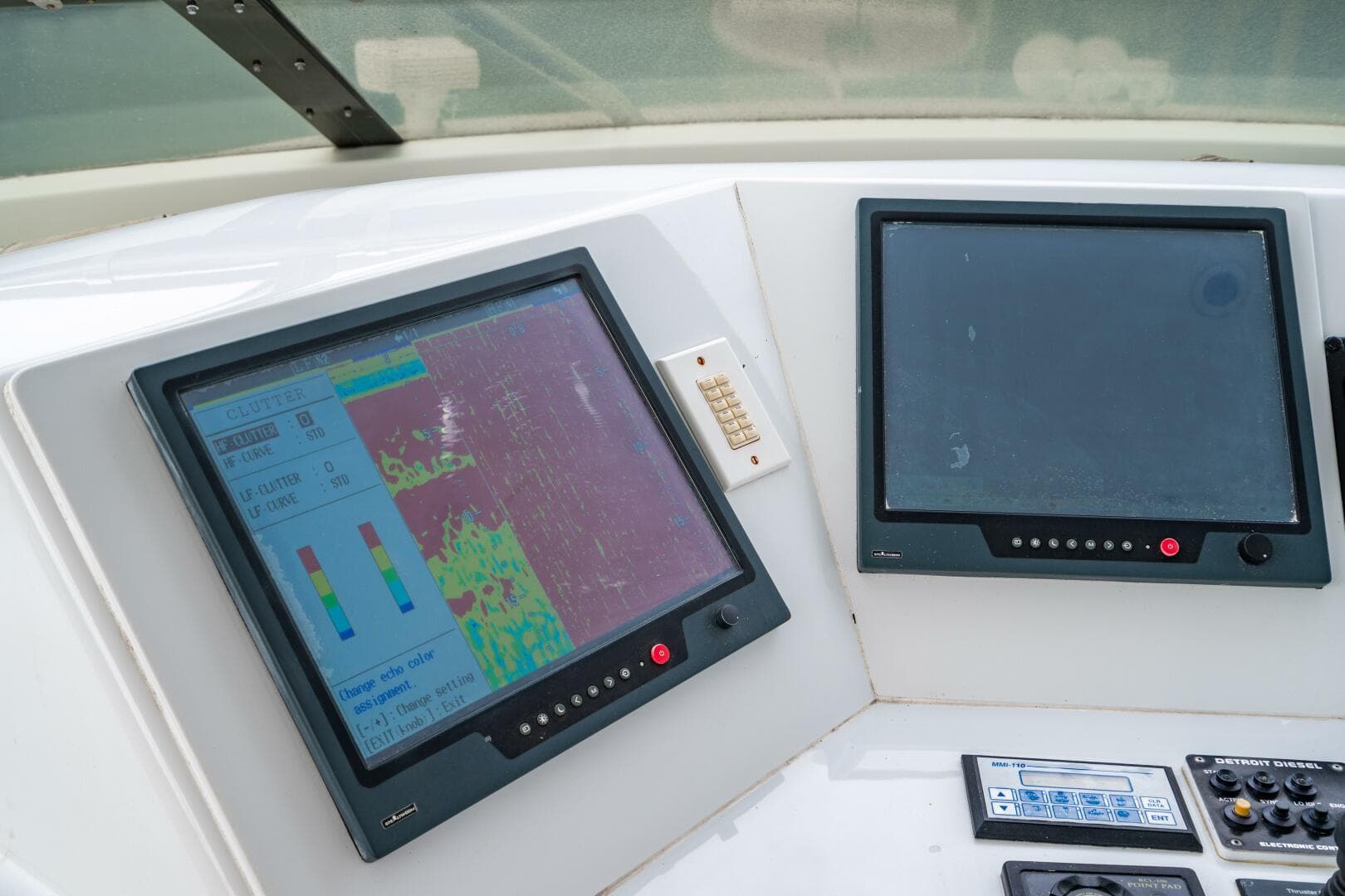 2001 Hatteras 100 — photo 78