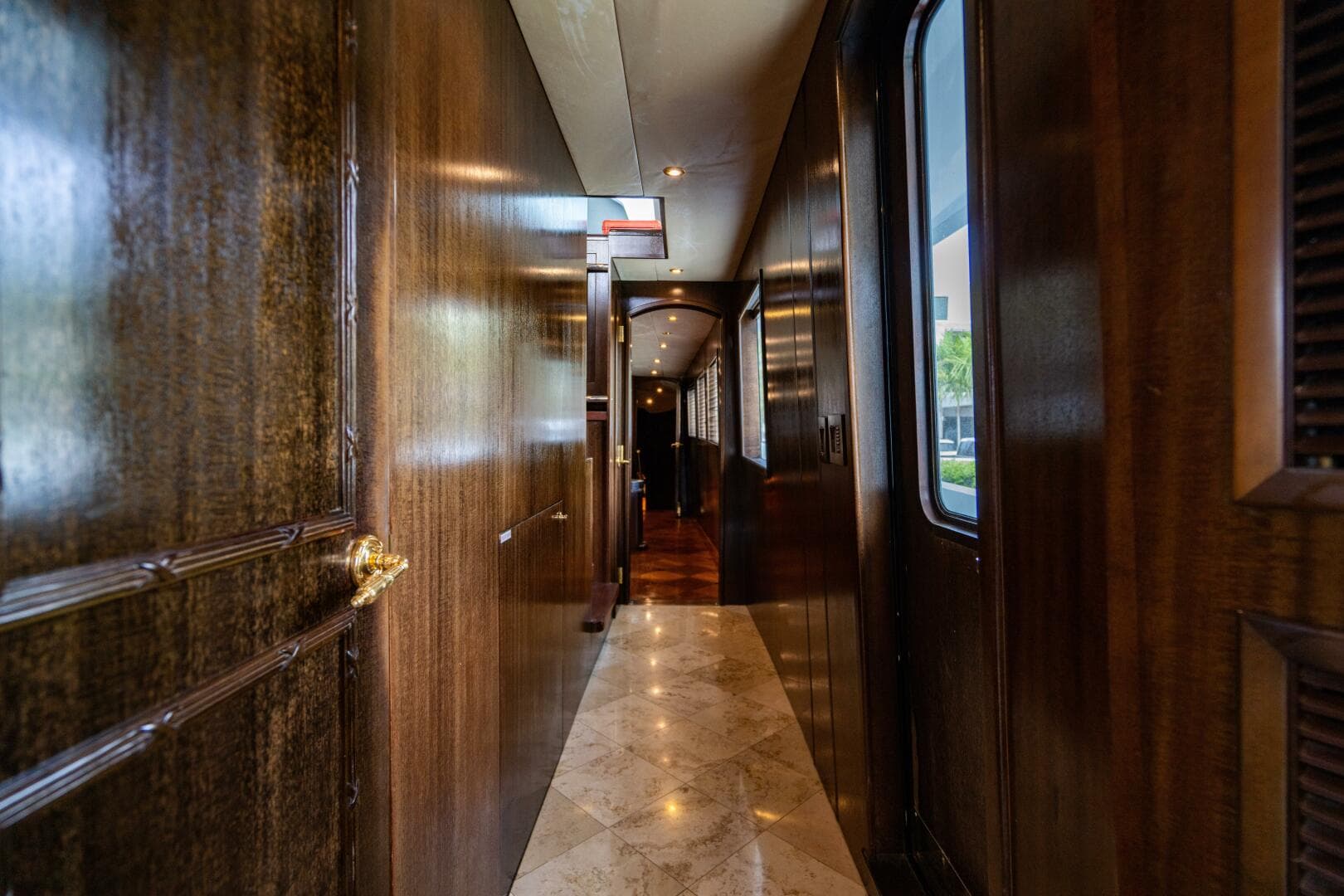 2001 Hatteras 100 — photo 26