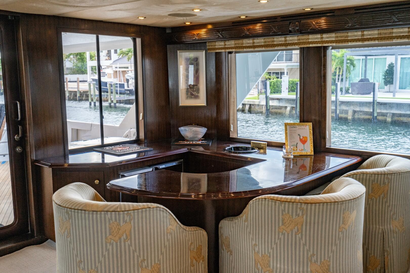 2001 Hatteras 100 — photo 15