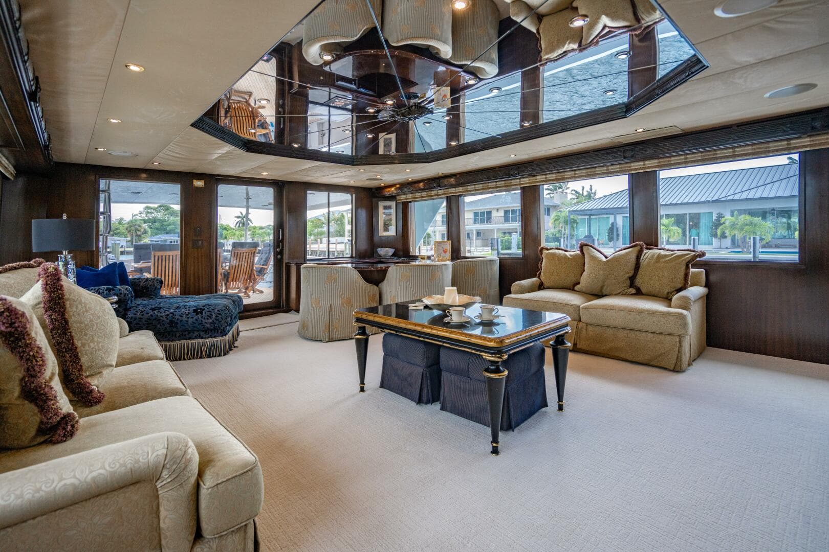 2001 Hatteras 100 — photo 17