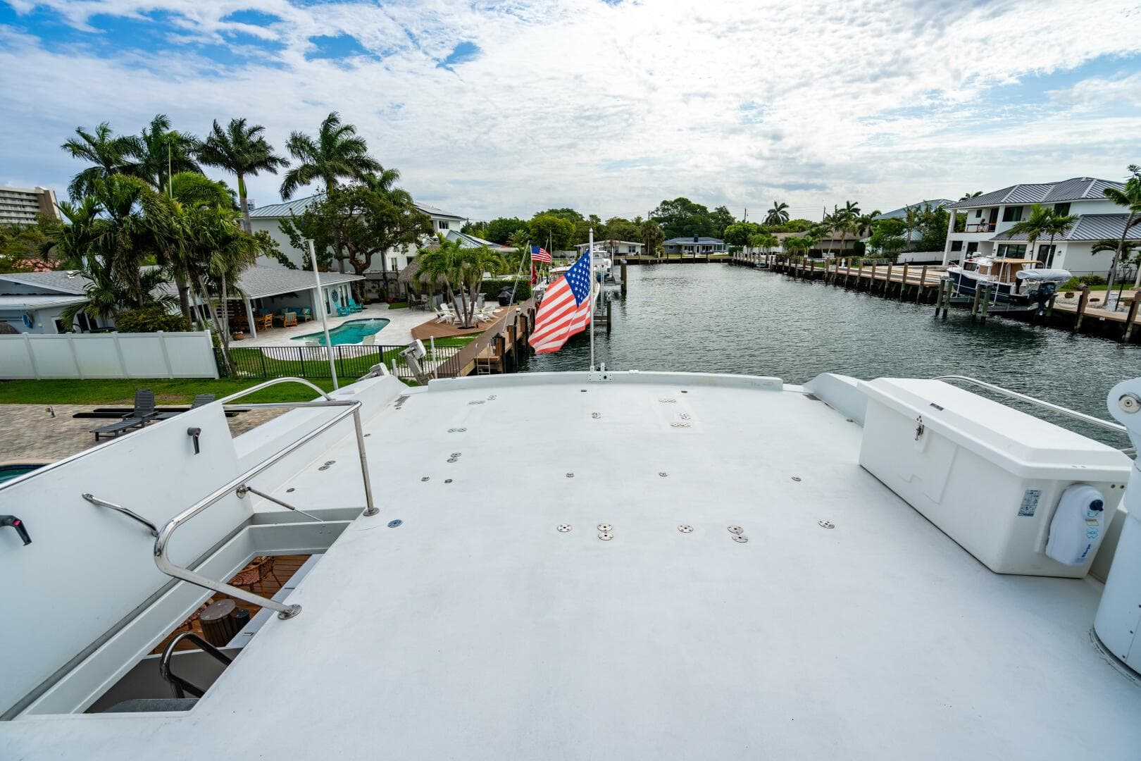 2001 Hatteras 100 — photo 86