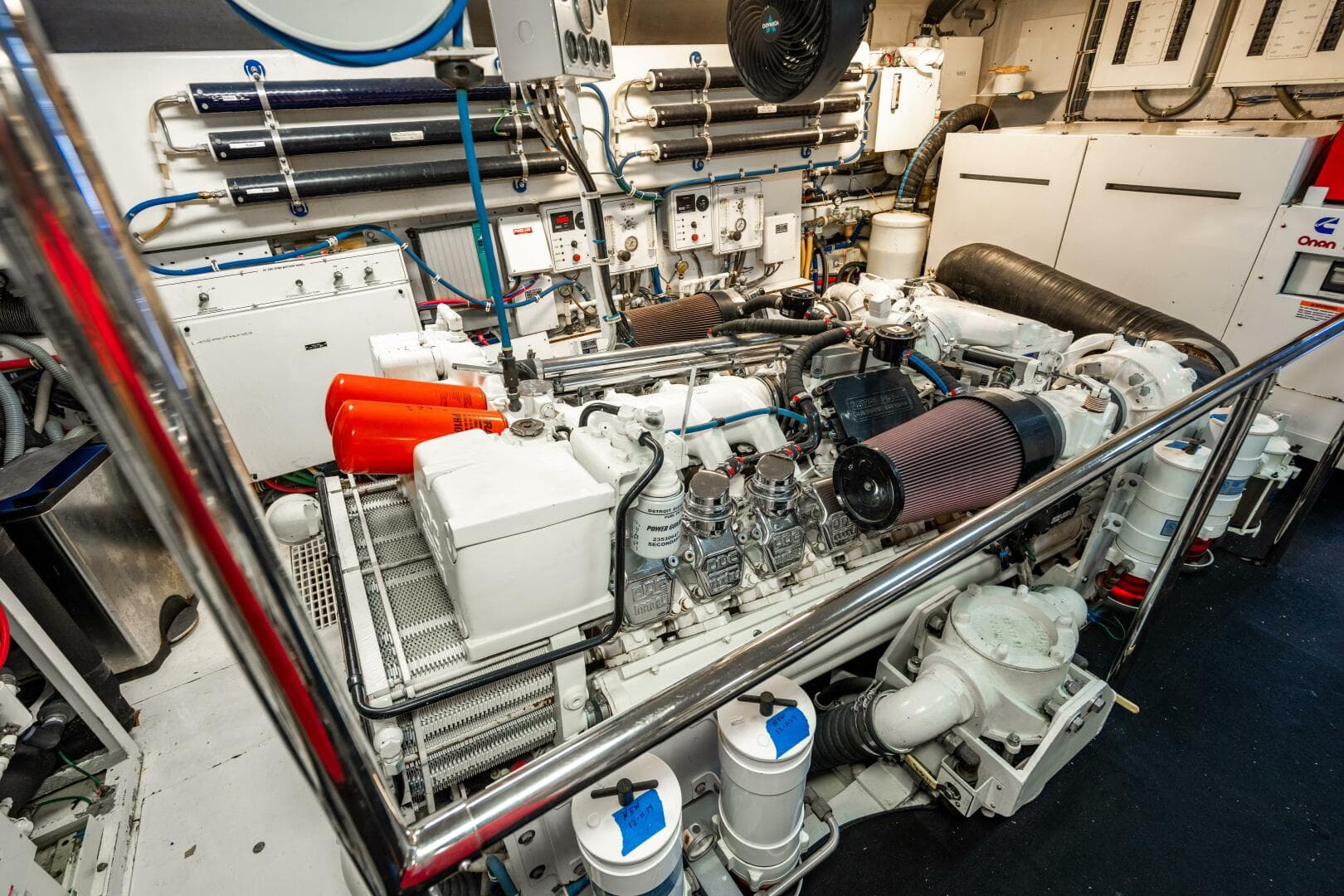 2001 Hatteras 100 — photo 99