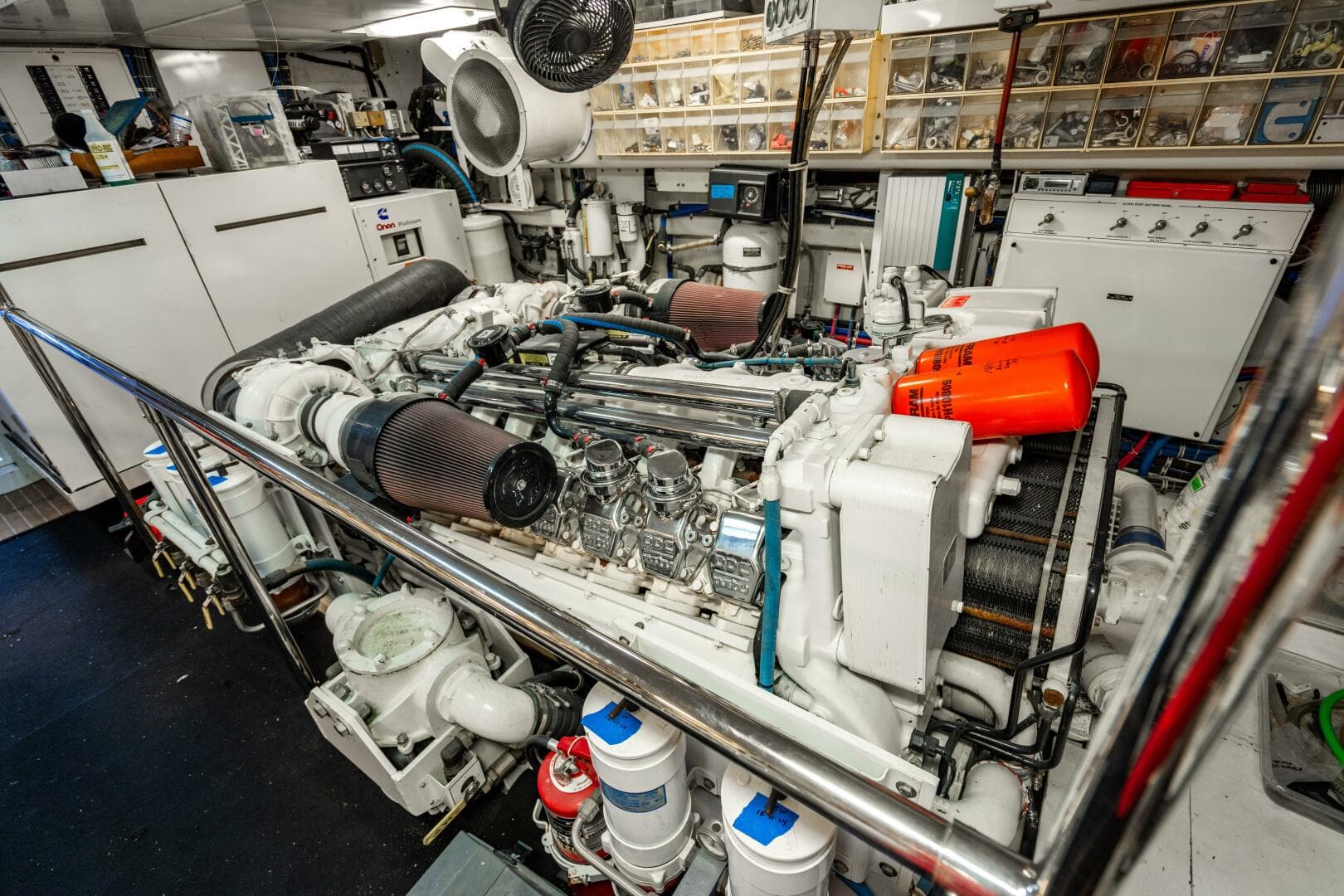 2001 Hatteras 100 — photo 100