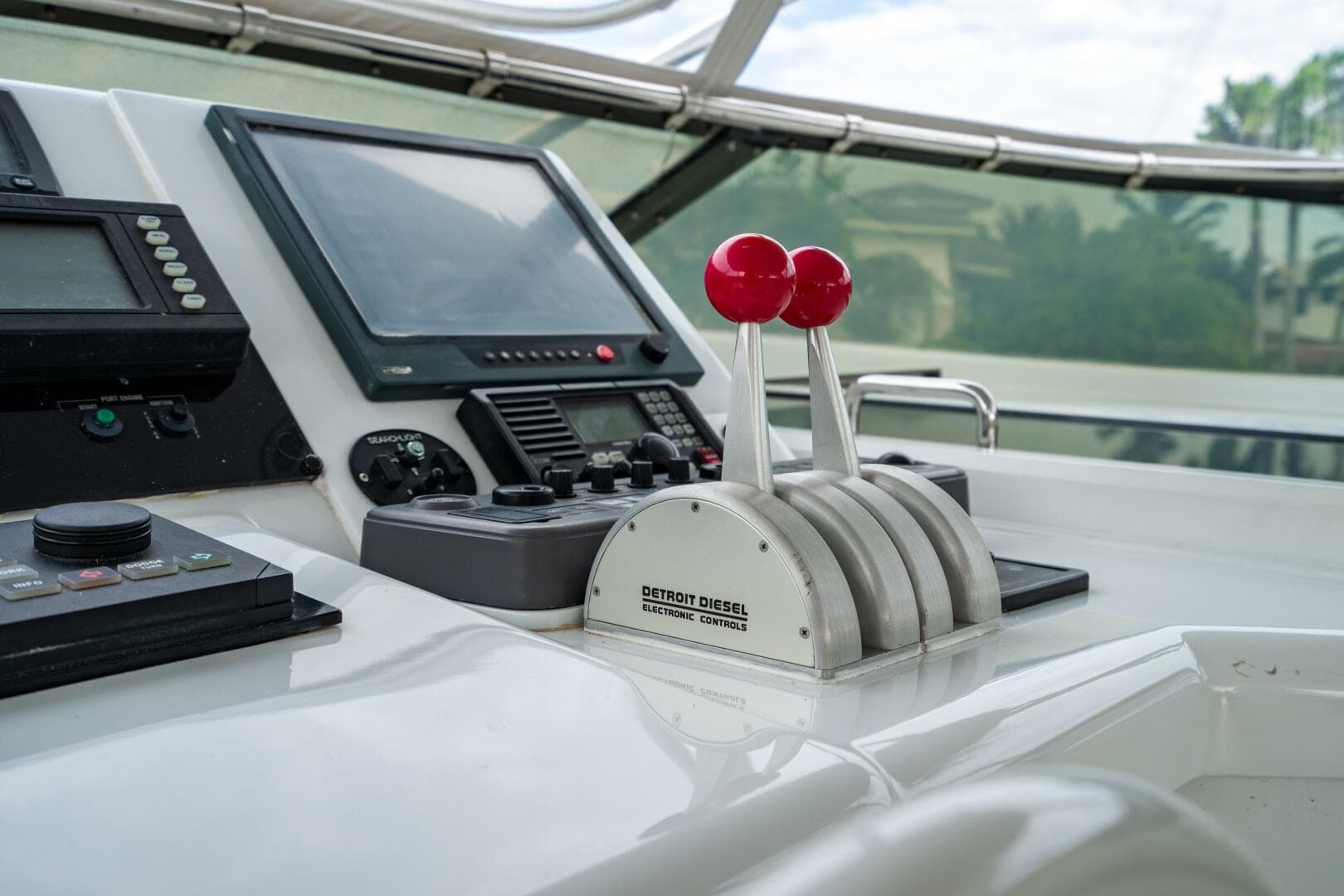 2001 Hatteras 100 — photo 79