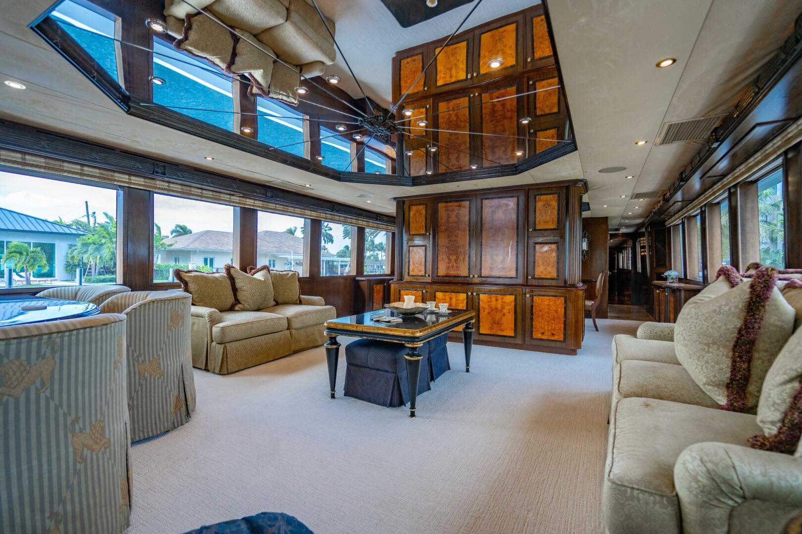 2001 Hatteras 100 — photo 14