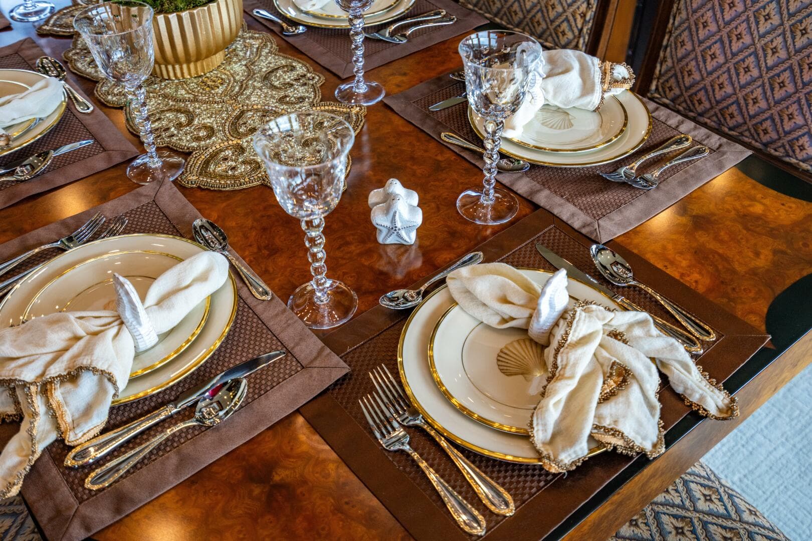 2001 Hatteras 100 — photo 23