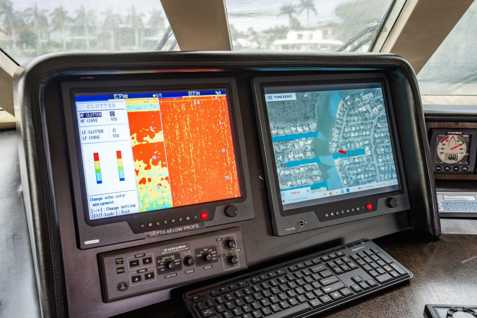 2001 Hatteras 100 — photo 97