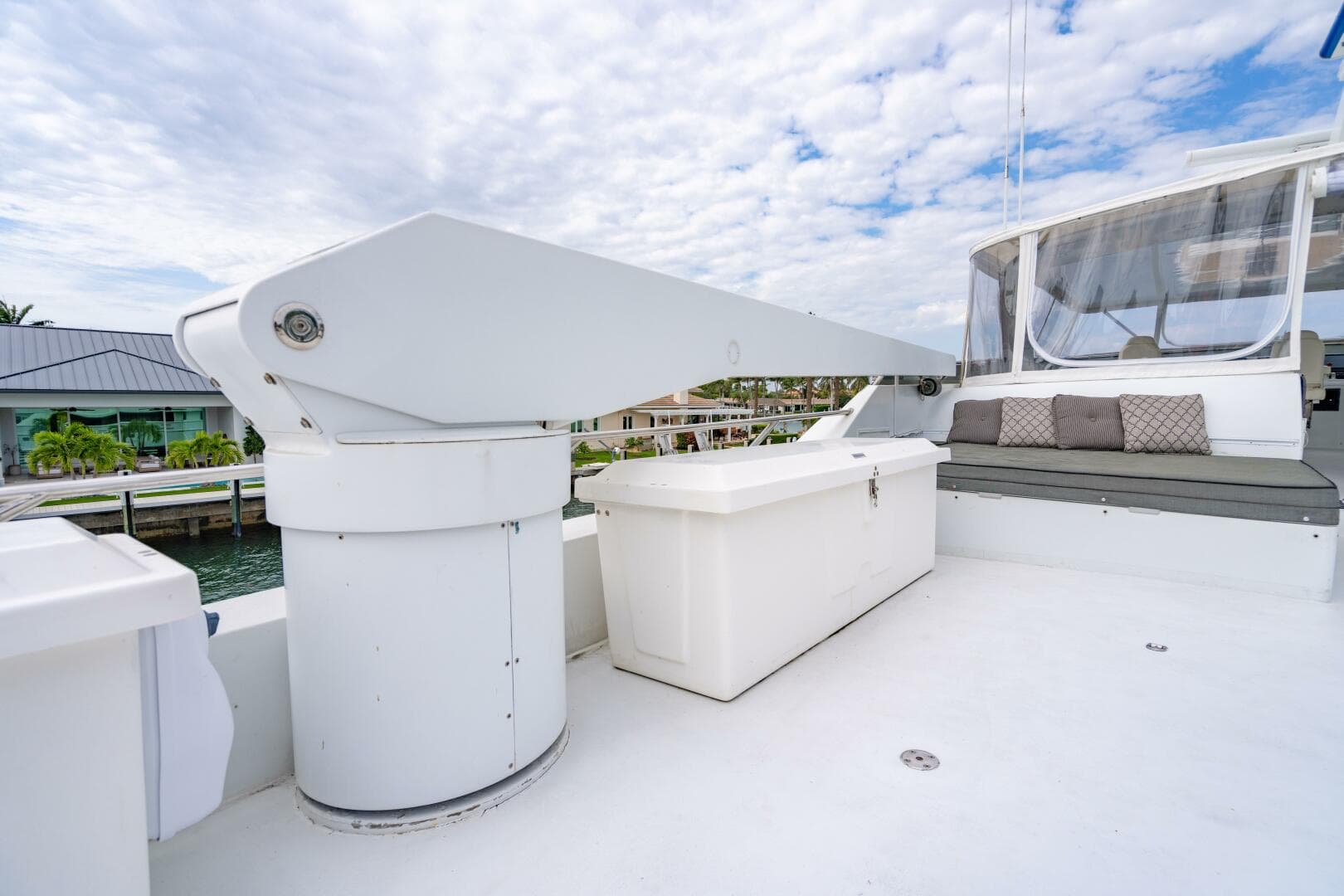 2001 Hatteras 100 — photo 88