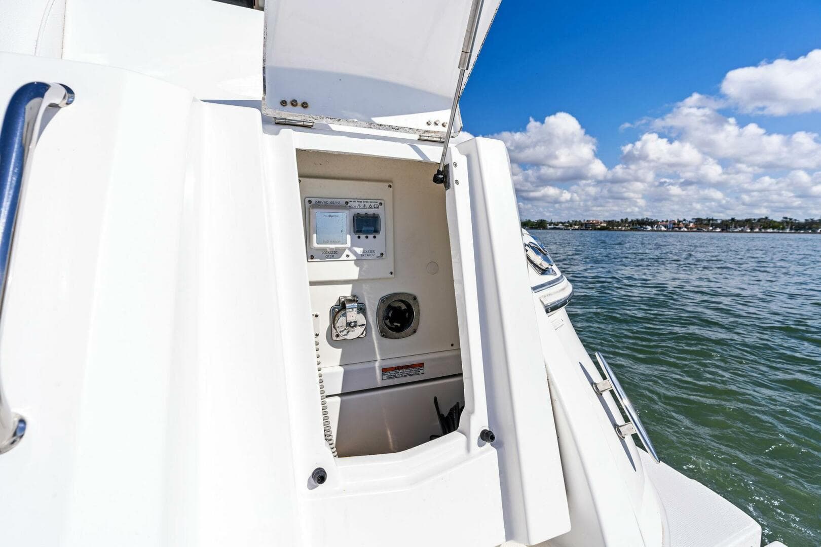 2019 Cruisers Yachts 45 Cantius — photo 25