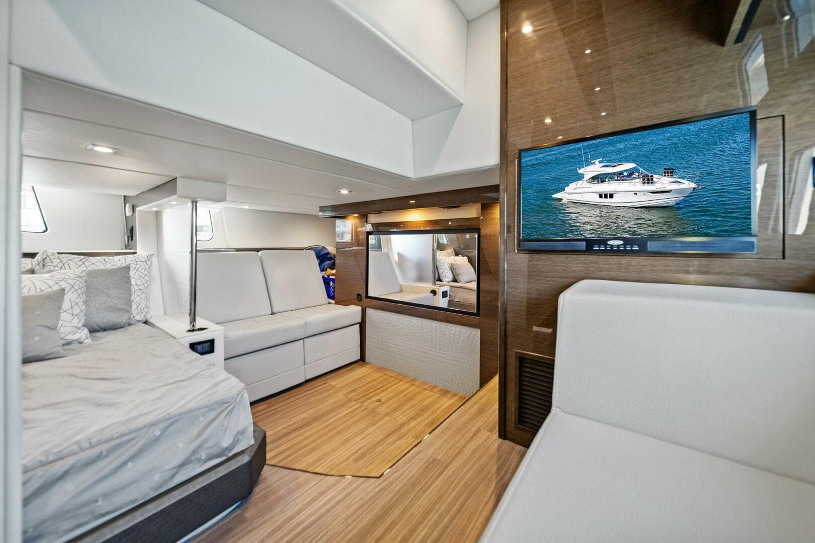2019 Cruisers Yachts 45 Cantius — photo 49