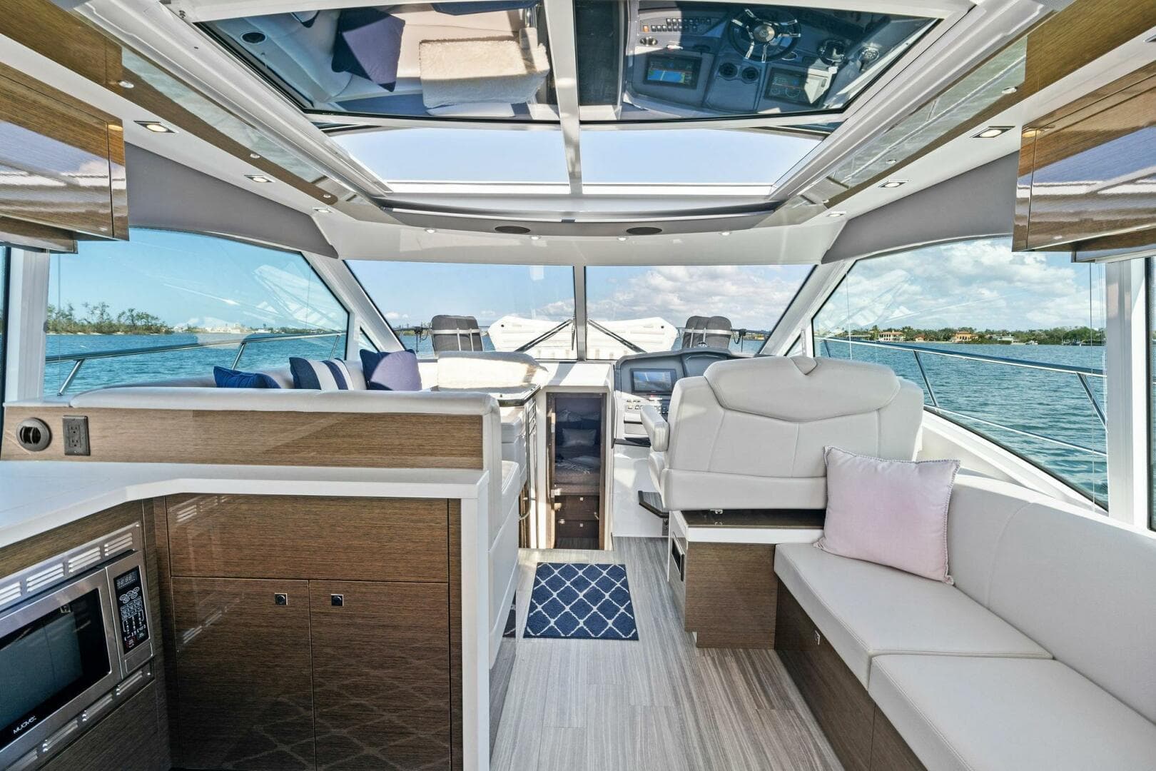 2019 Cruisers Yachts 45 Cantius — photo 38