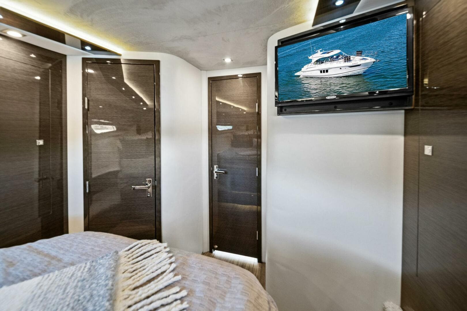 2019 Cruisers Yachts 45 Cantius — photo 45