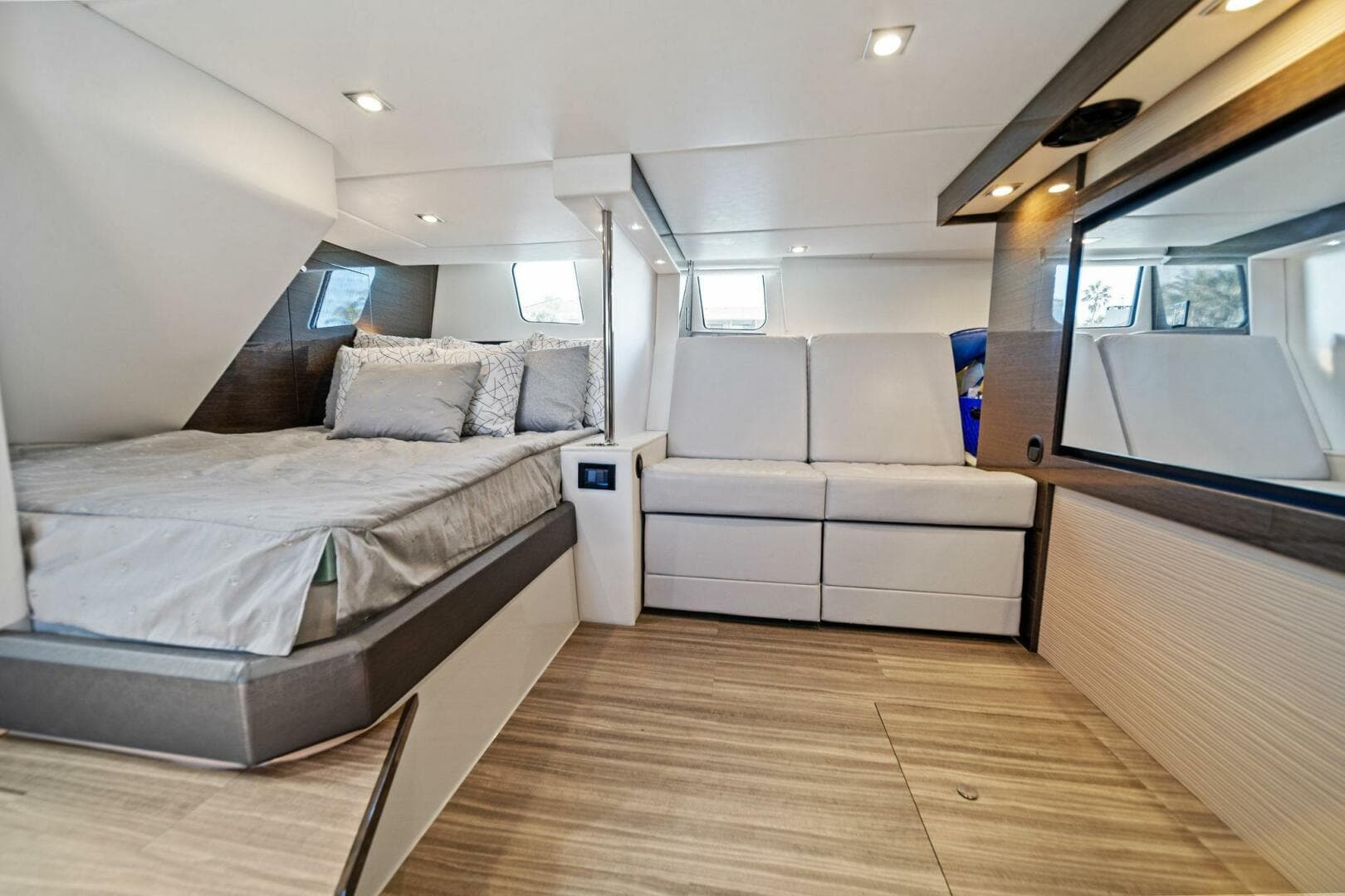 2019 Cruisers Yachts 45 Cantius — photo 48