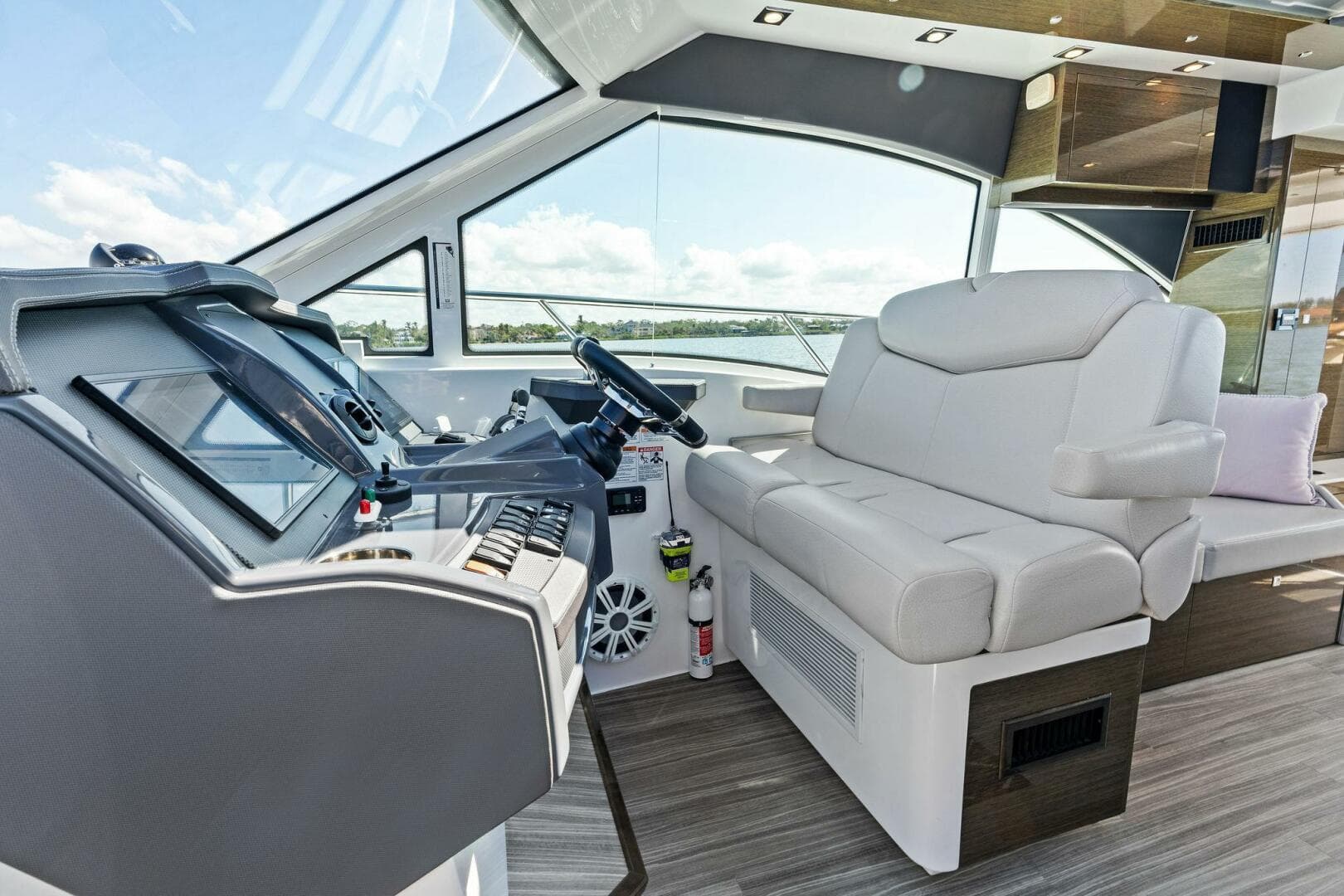 2019 Cruisers Yachts 45 Cantius — photo 40