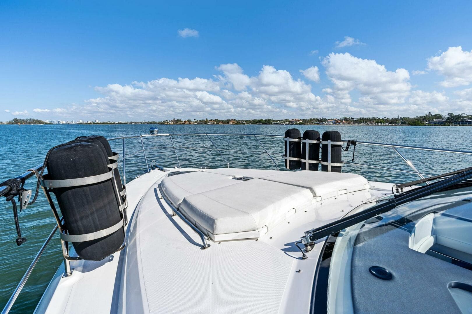 2019 Cruisers Yachts 45 Cantius — photo 7