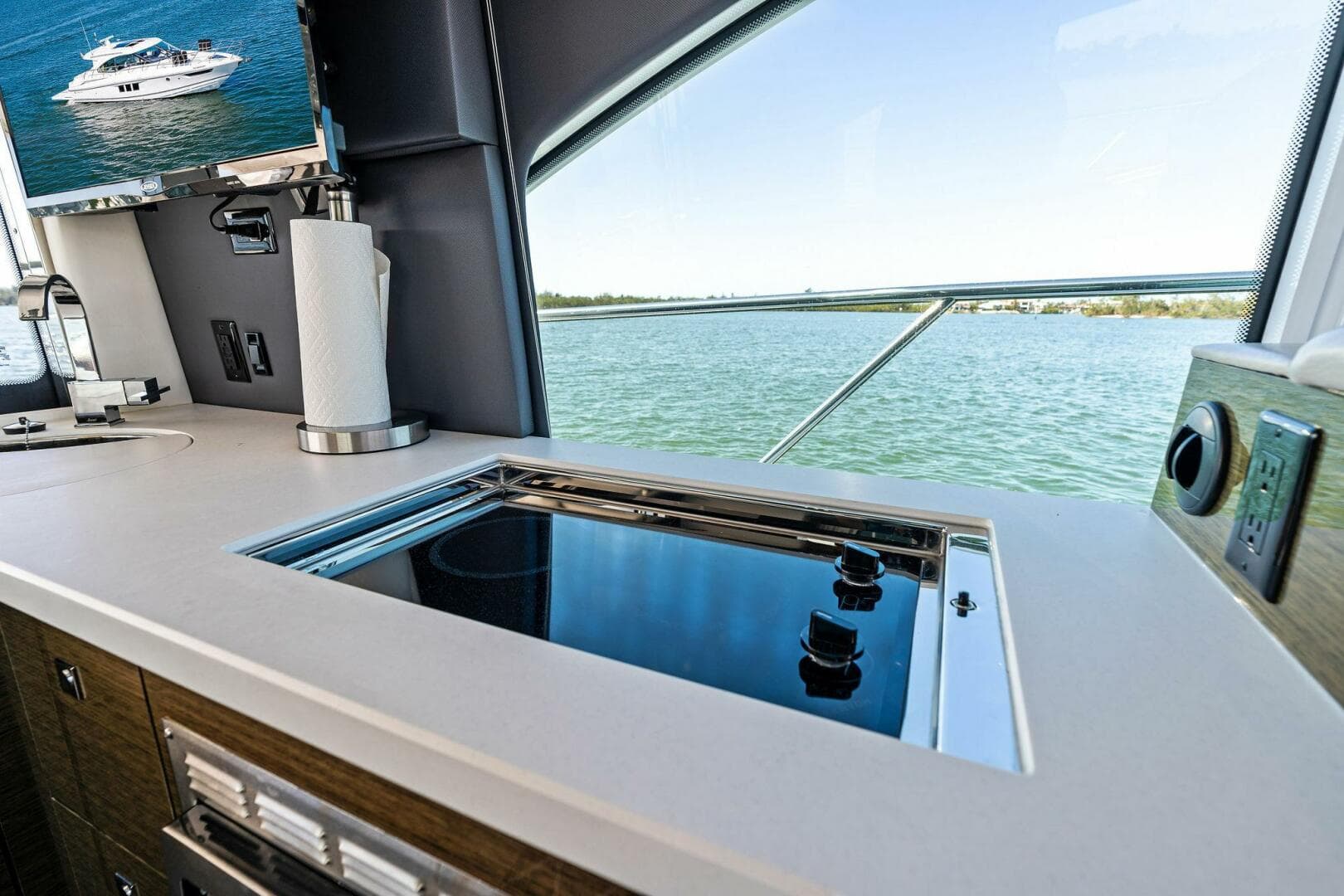 2019 Cruisers Yachts 45 Cantius — photo 33
