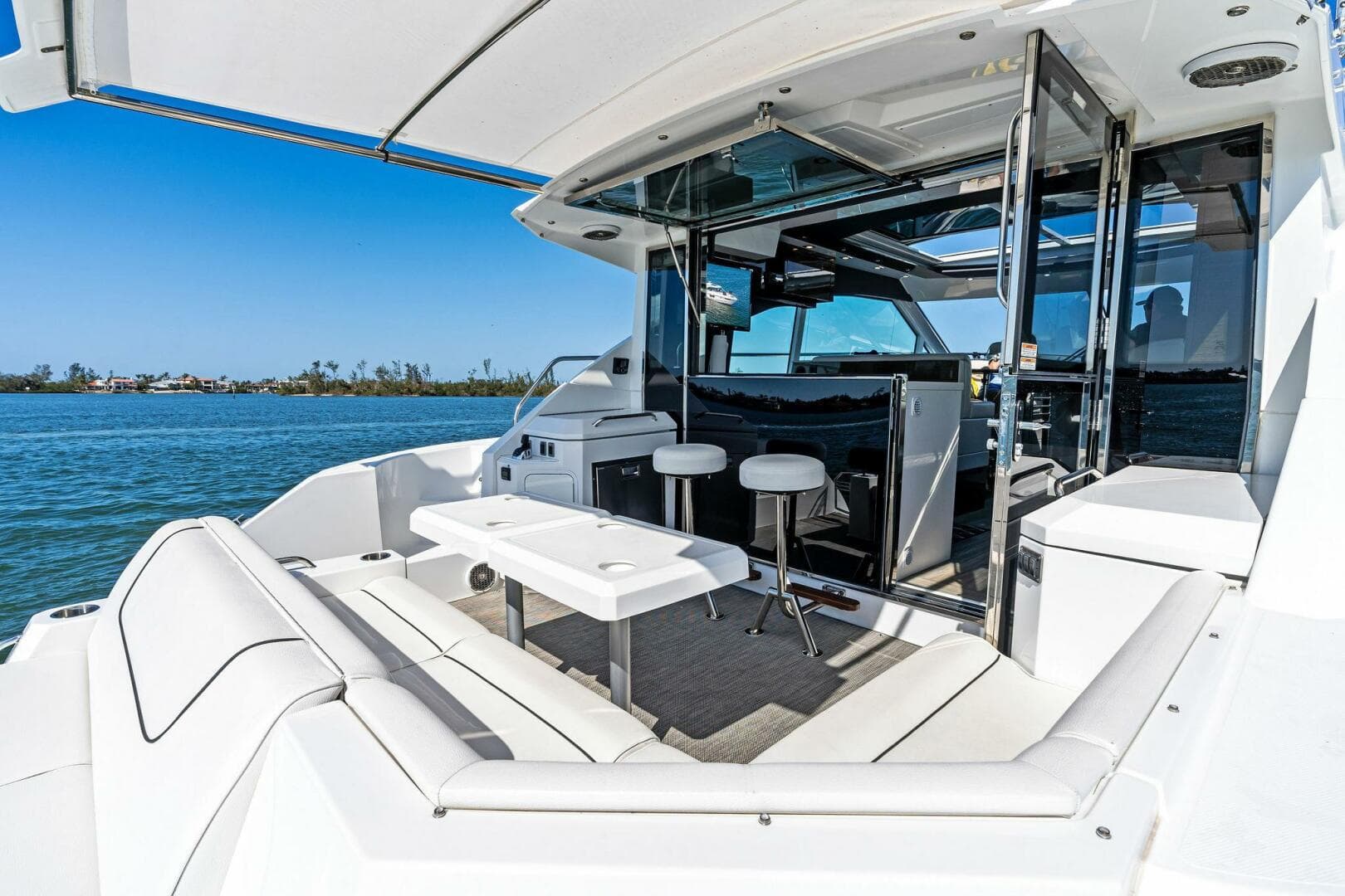 2019 Cruisers Yachts 45 Cantius — photo 15