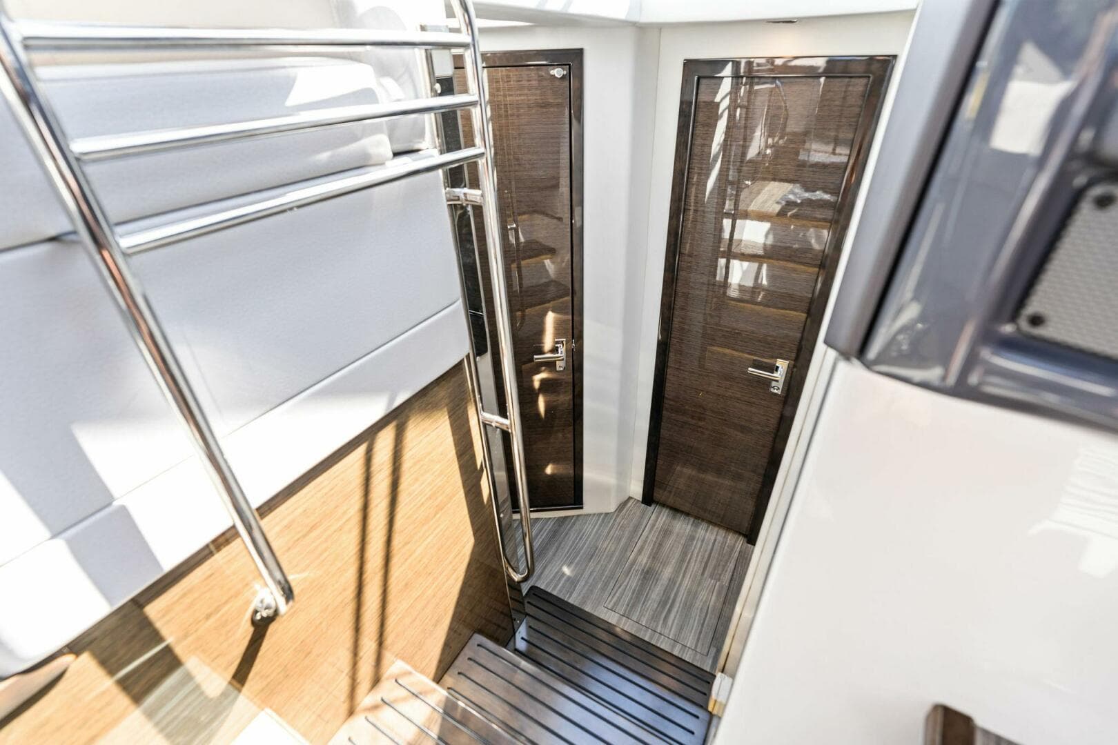 2019 Cruisers Yachts 45 Cantius — photo 55