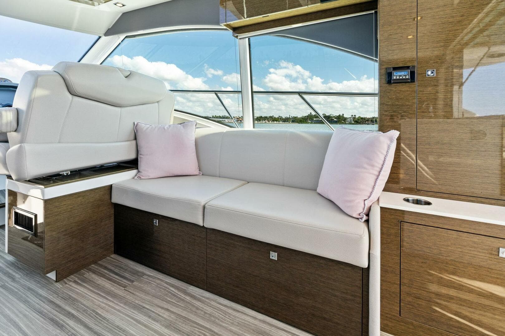2019 Cruisers Yachts 45 Cantius — photo 36