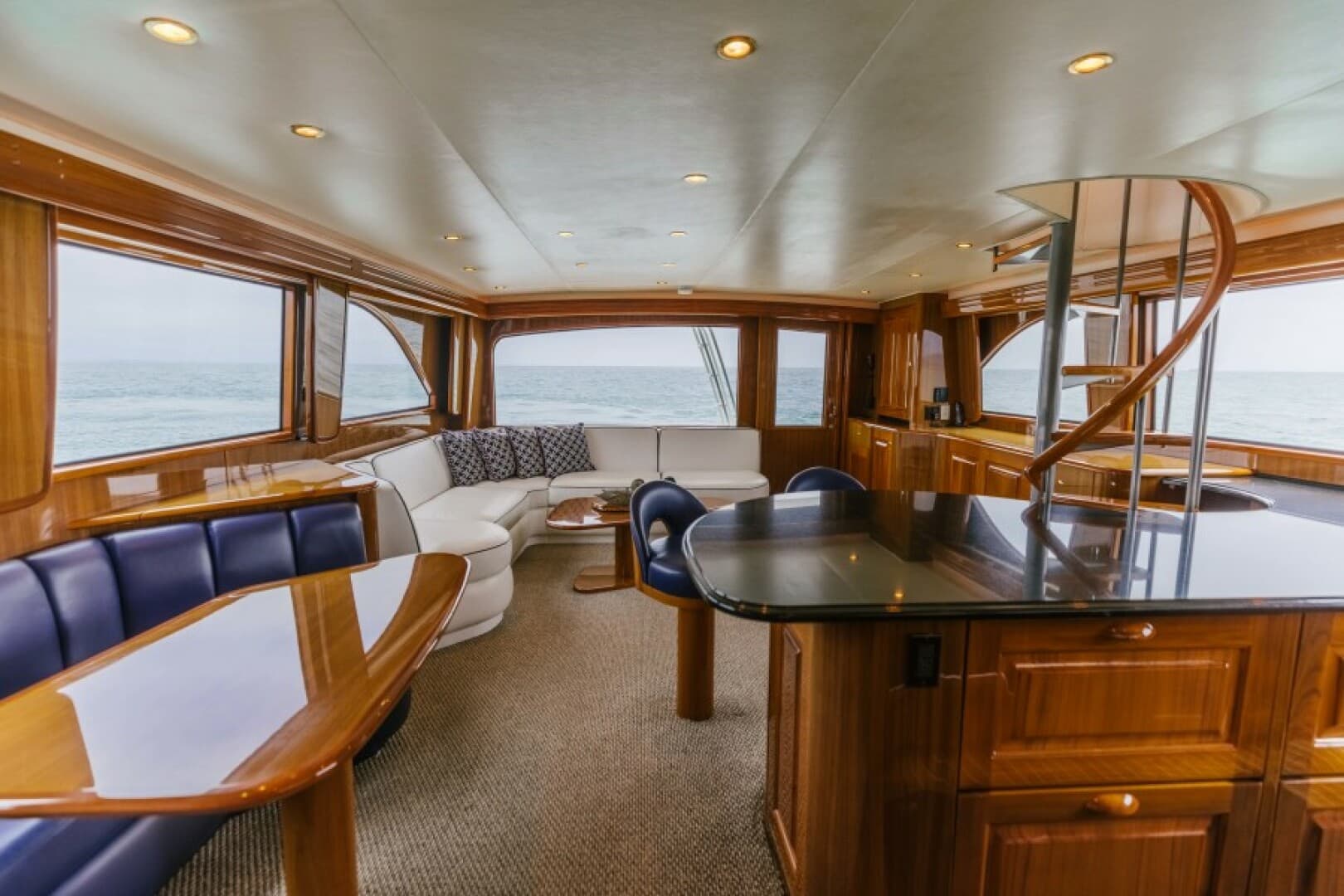 2006 Viking 74 Enclosed Bridge — photo 2