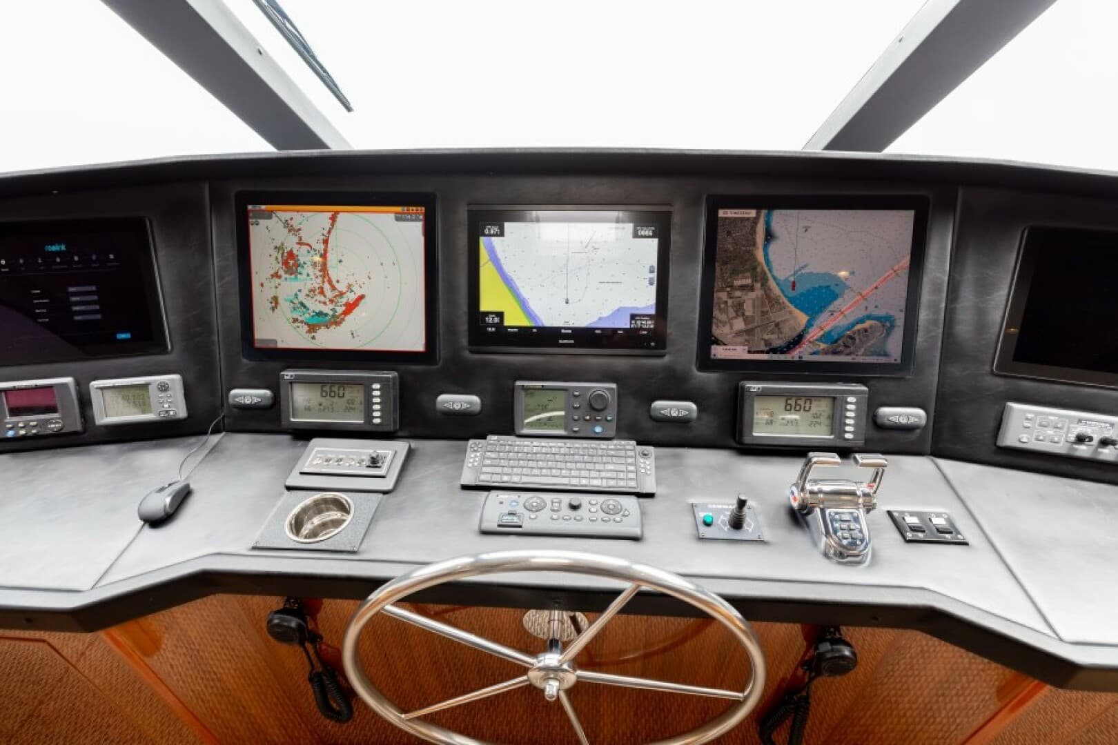 2006 Viking 74 Enclosed Bridge — photo 50