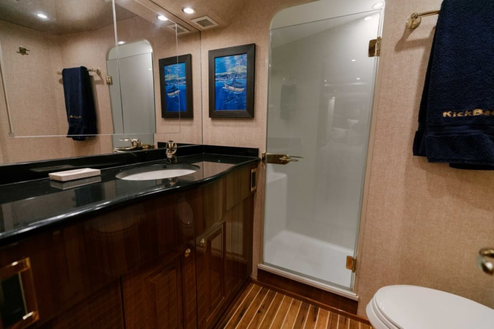 2006 Viking 74 Enclosed Bridge — photo 23