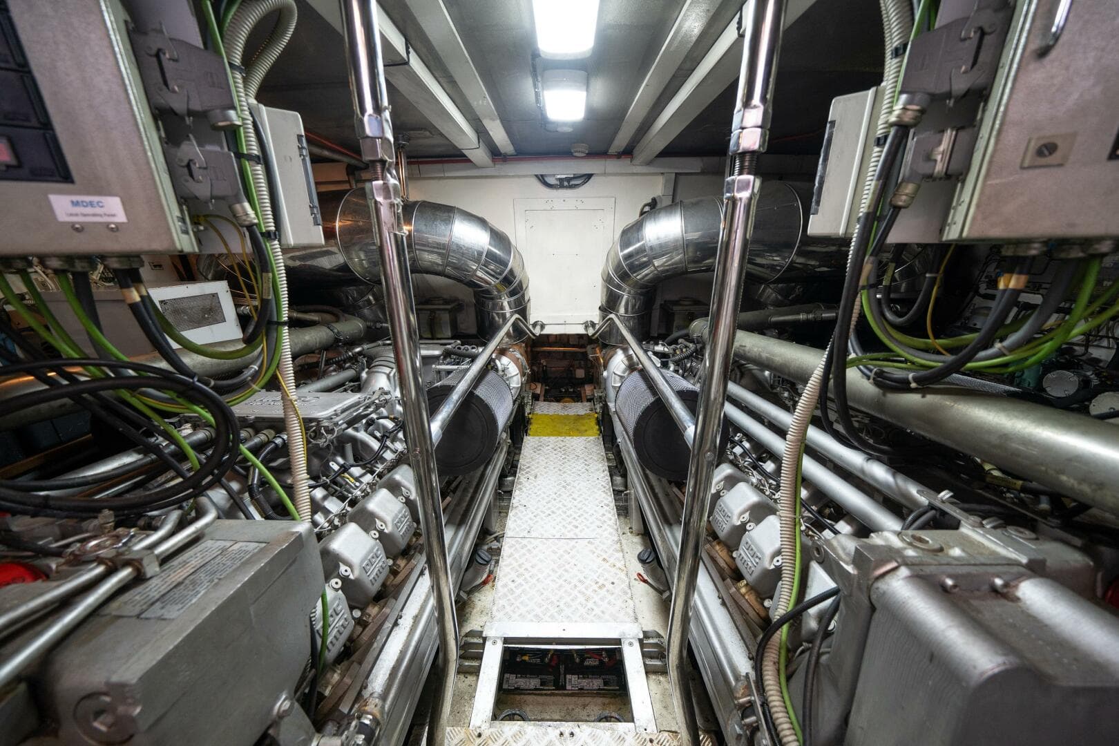 2001 Mangusta 80 — photo 47