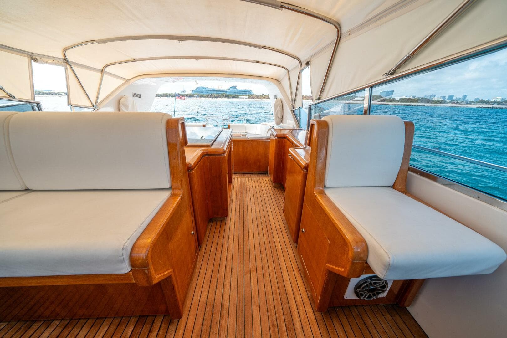 2001 Mangusta 80 — photo 24