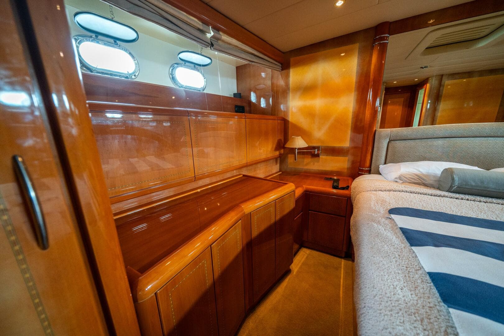 2001 Mangusta 80 — photo 34