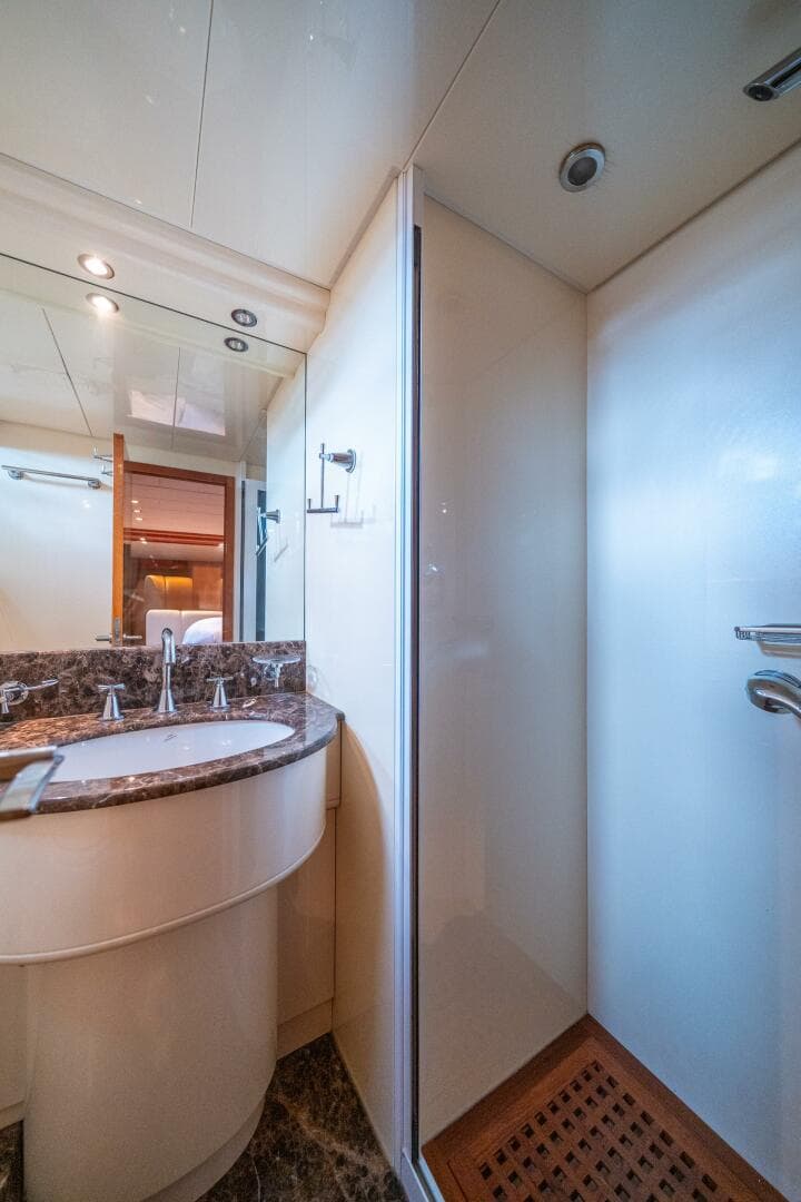 2001 Mangusta 80 — photo 40