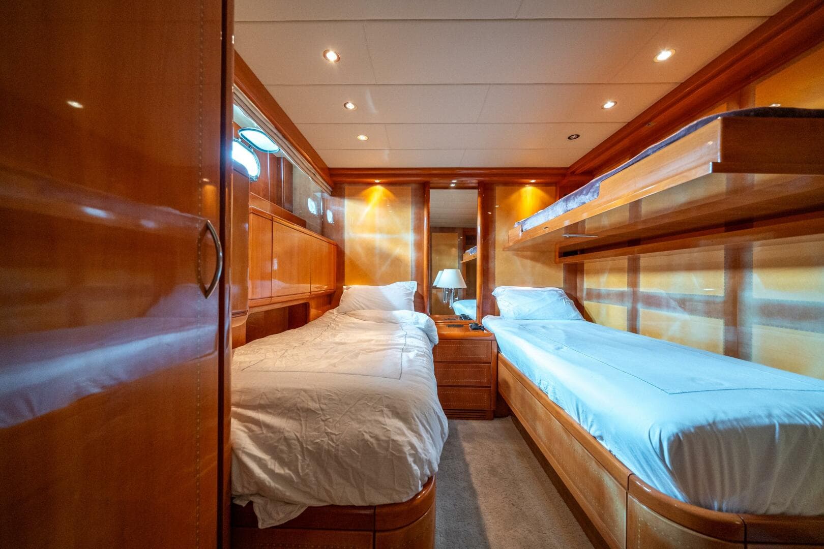 2001 Mangusta 80 — photo 42